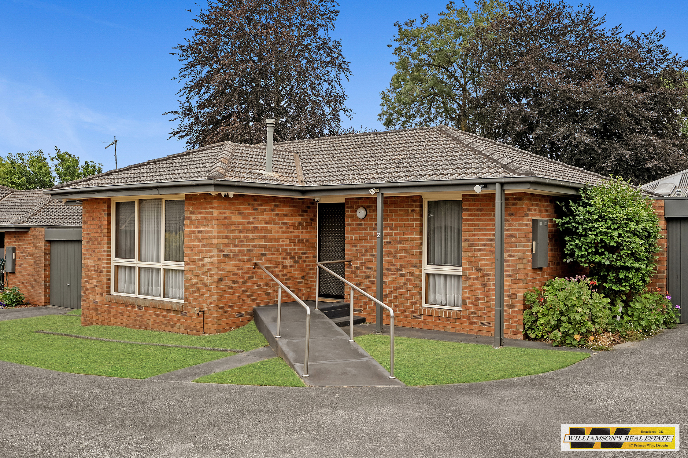 2/11 Bowen Street, Warragul, VIC 3820 - Image 1
