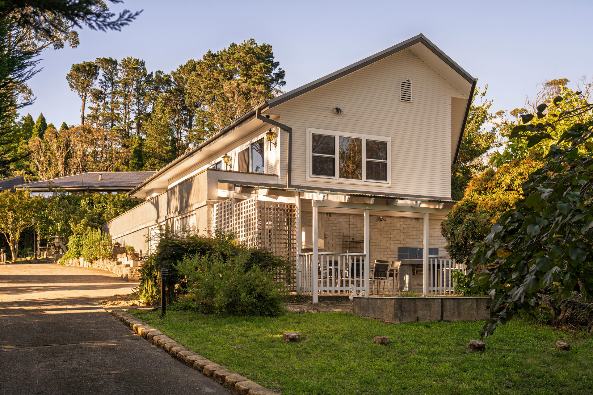 213-215 CLIFF DRIVE, Katoomba NSW 2780 - Image 2