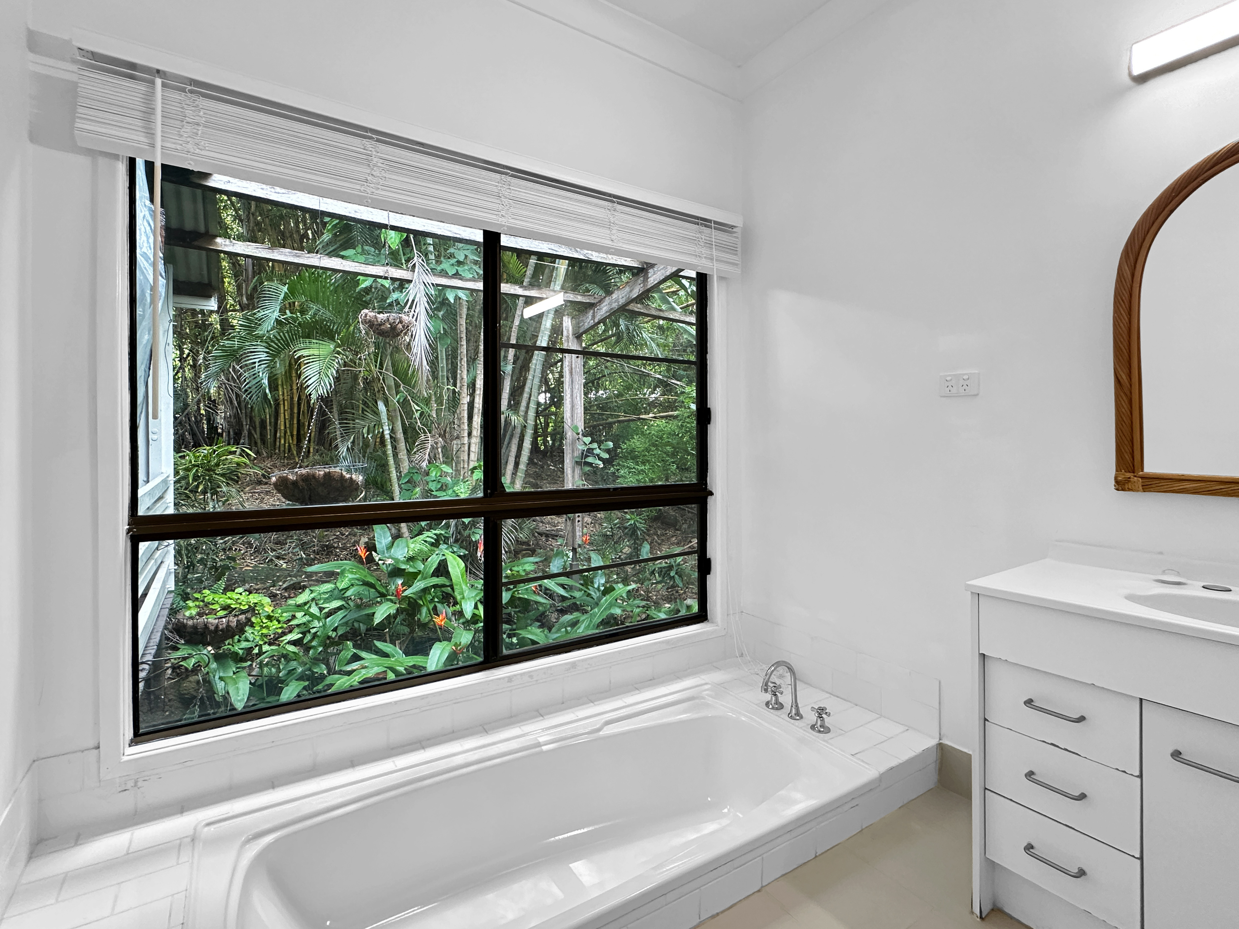 4-bedroom house at 39 HAYLES AVENUE, Arcadia QLD 4819, Townsville, Queensland