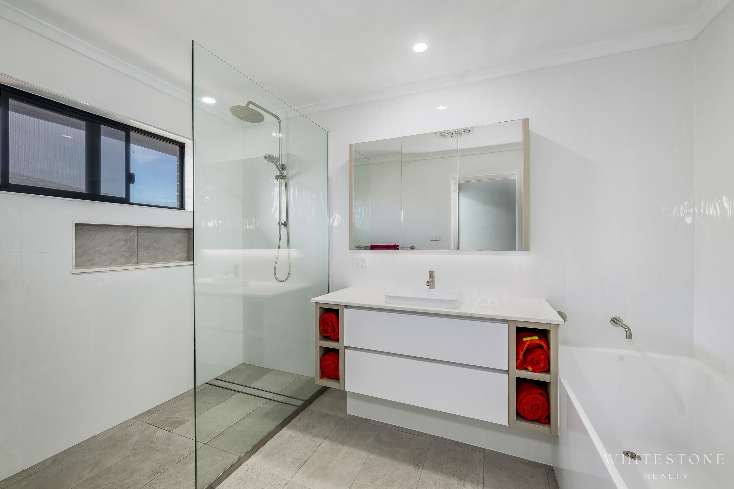 10 BRADY STREET, Avenell Heights QLD 4670 - Image 1