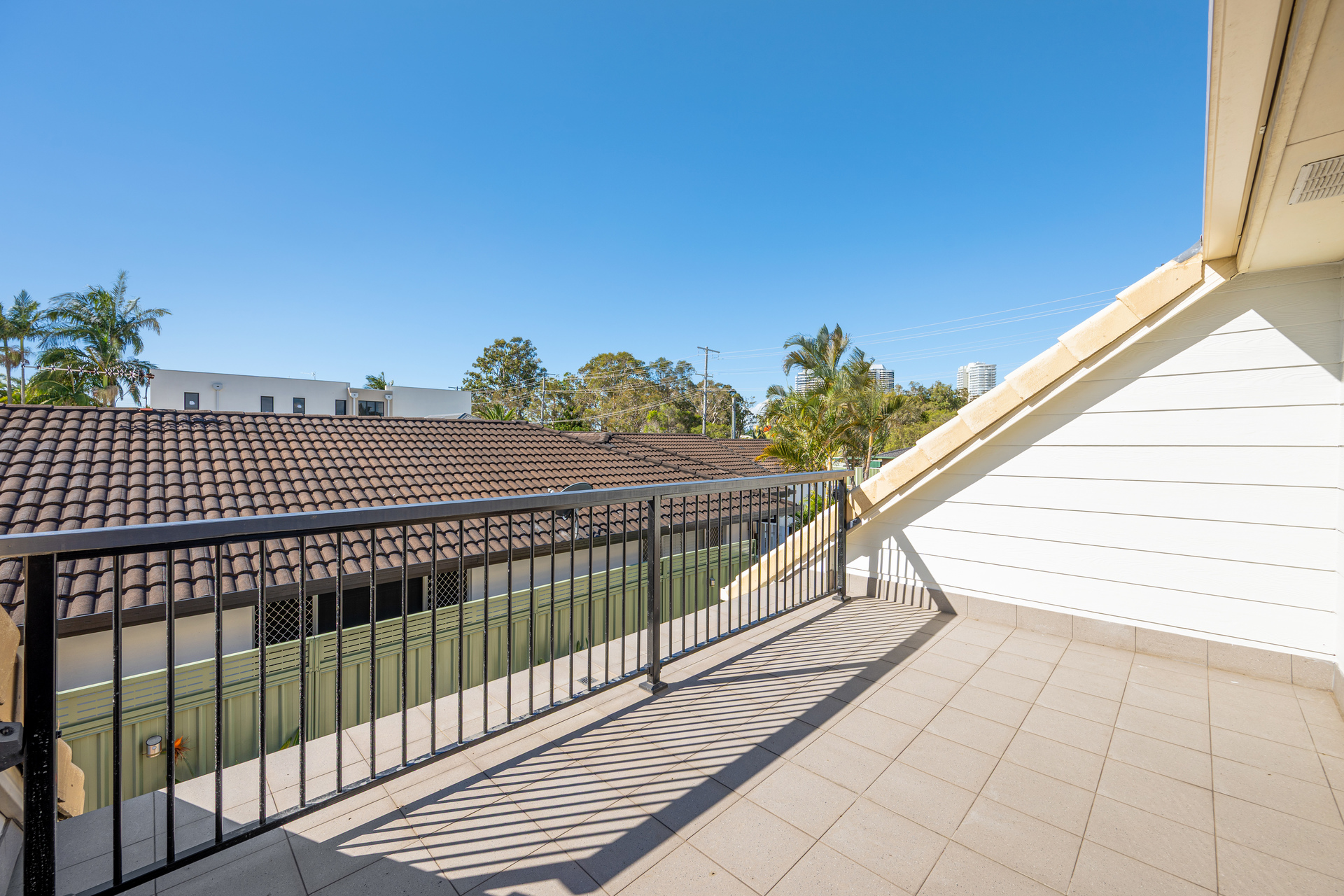 38 MORALA AVENUE, Runaway Bay QLD 4216 - Image 9