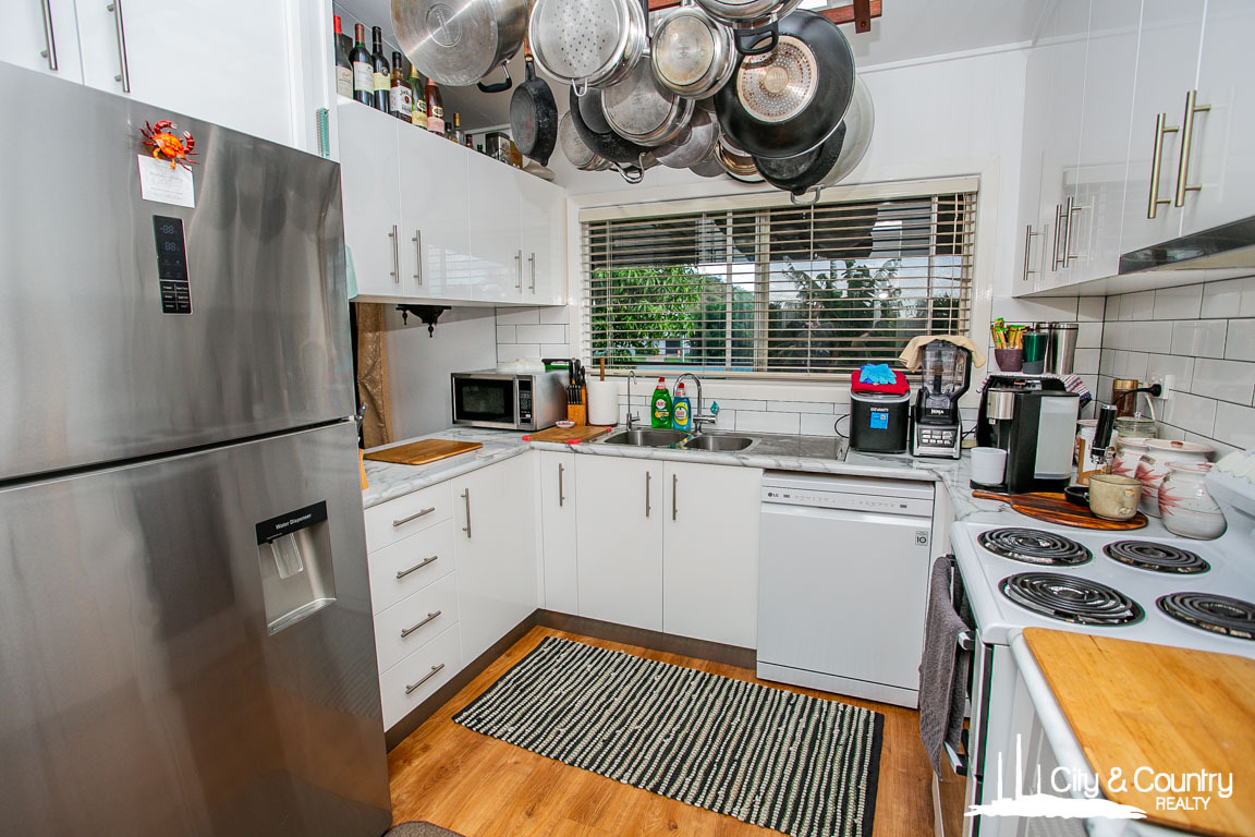 18 HINKLER CRESCENT, Sunset QLD 4825 - Image 6