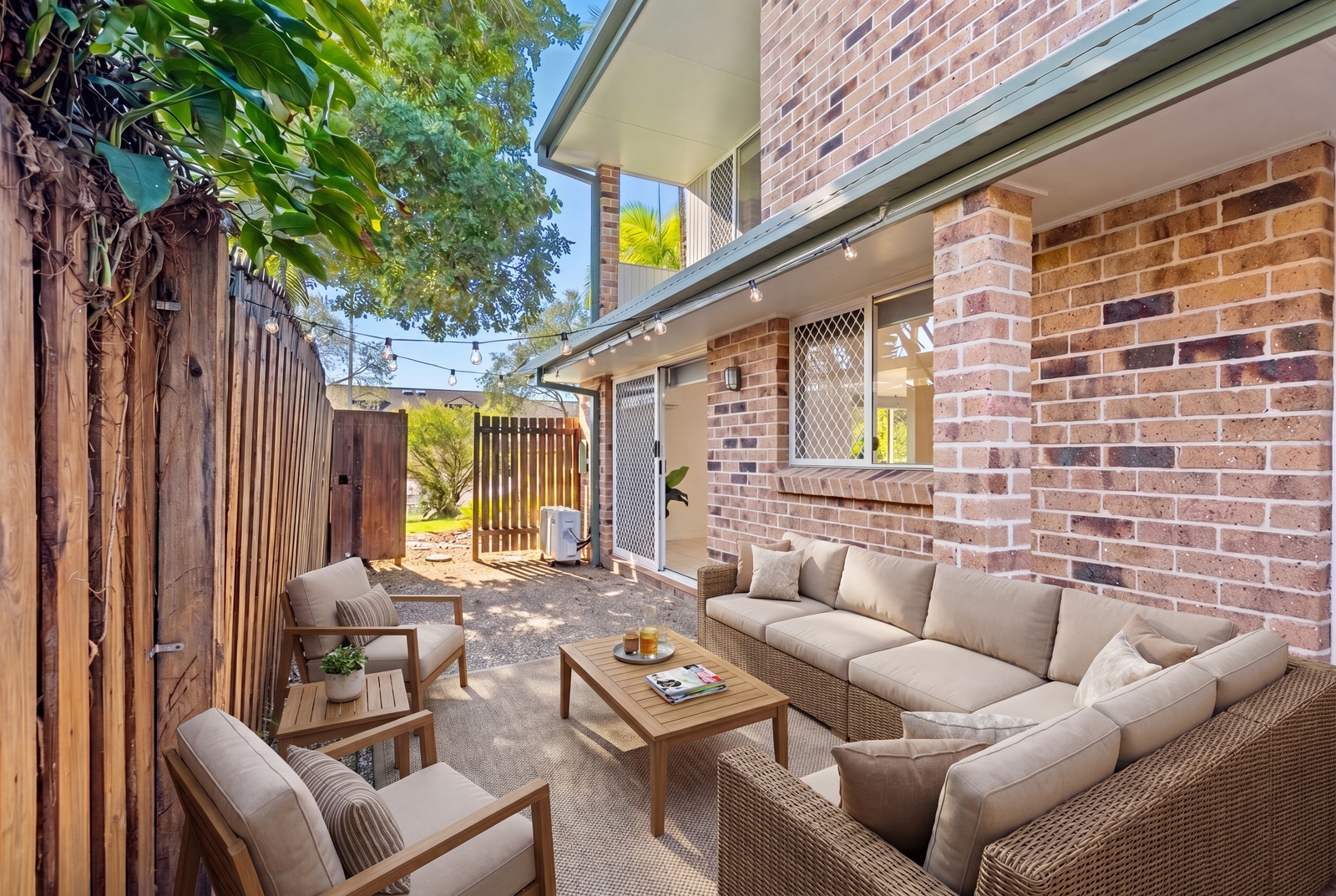 1 11 CUPANIA PLACE, ELANORA QLD 4221 - Image 5