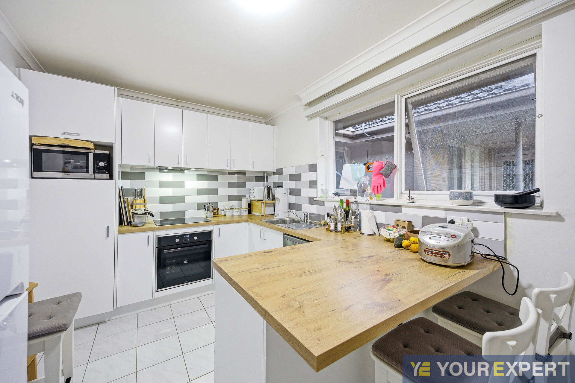 3-bedroom unit at 3 5 WEYMAR STREET, CHELTENHAM VIC 3192, , Victoria