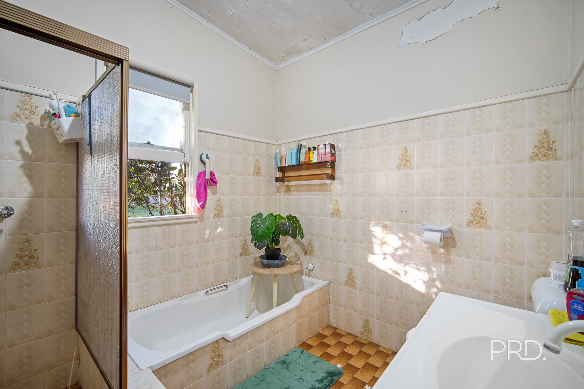 3-bedroom house at 27 The Boulevarde, Kooringal, Nsw, 2650, Wagga Wagga, New South Wales