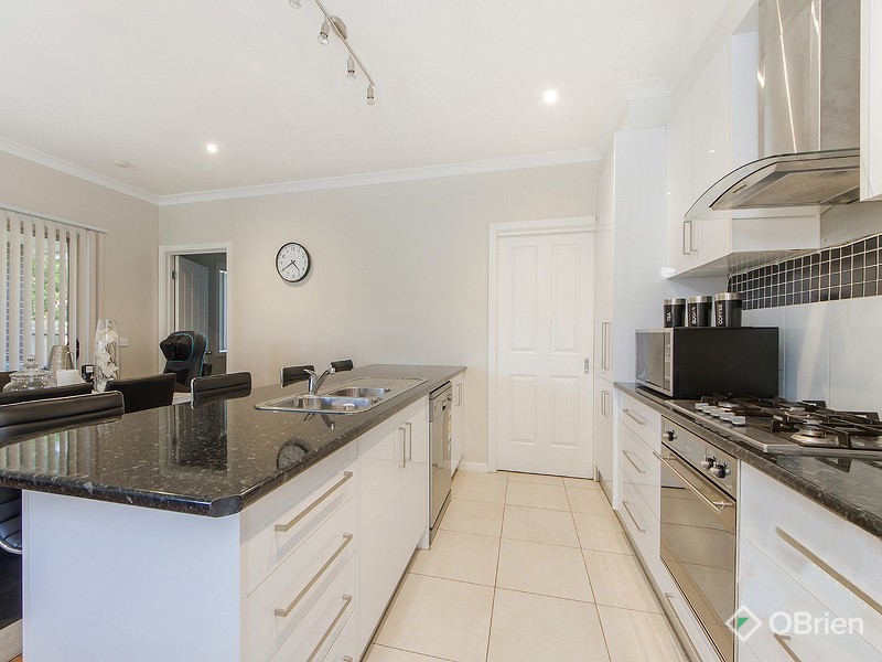 19 Chittenup Bend, Sydenham, VIC 3037 - Image 3