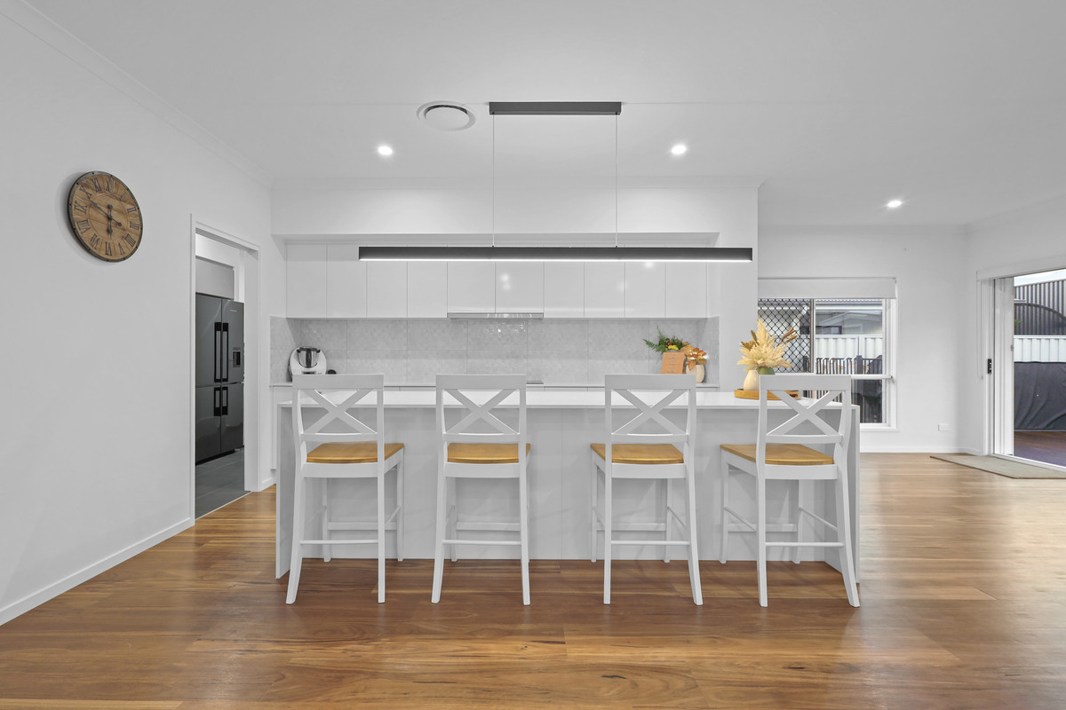 6-bedroom house at 7 Sherrard Street, Burpengary East, QLD 4505, Moreton Bay, Queensland