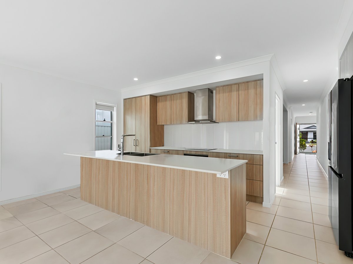 13 ELANUS COURT, Banksia Beach QLD 4507 - Image 7