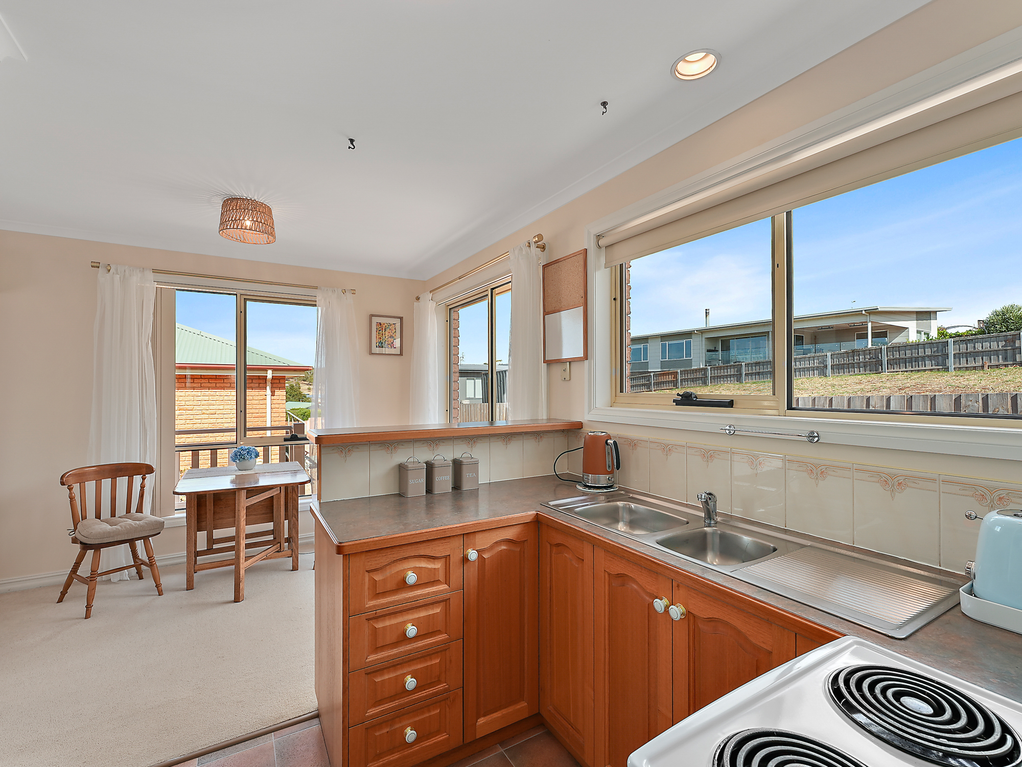 2 12 COOKS COURT, SWANSEA TAS 7190 - Image 4