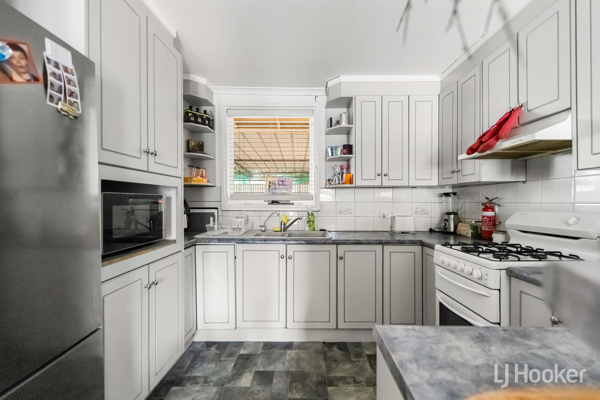 19 Dimboola Court, Craigmore, SA 5114 - Image 9