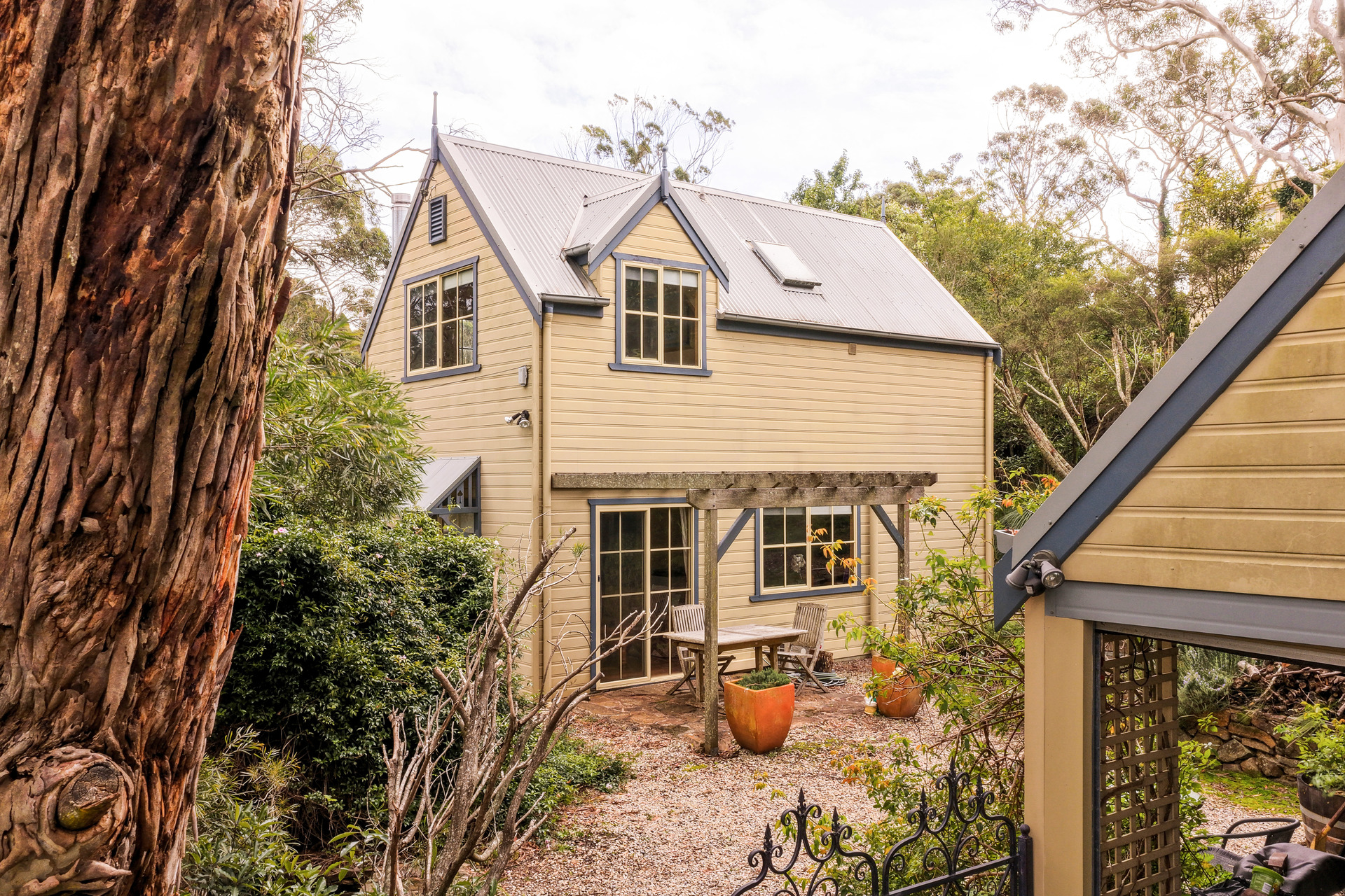 10-12 Glenview Road, Wentworth Falls, NSW 2782 - Image 2
