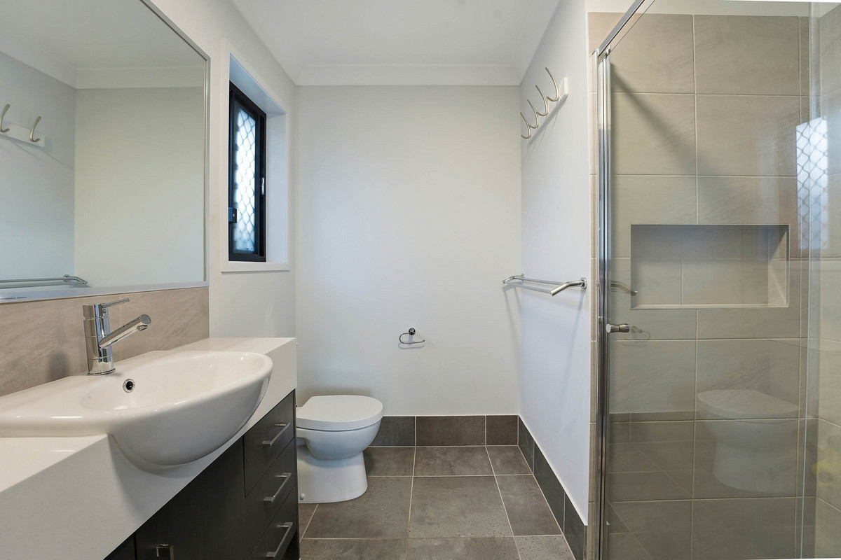10 Palk Place, Spring Mountain, QLD 4300 - Image 9