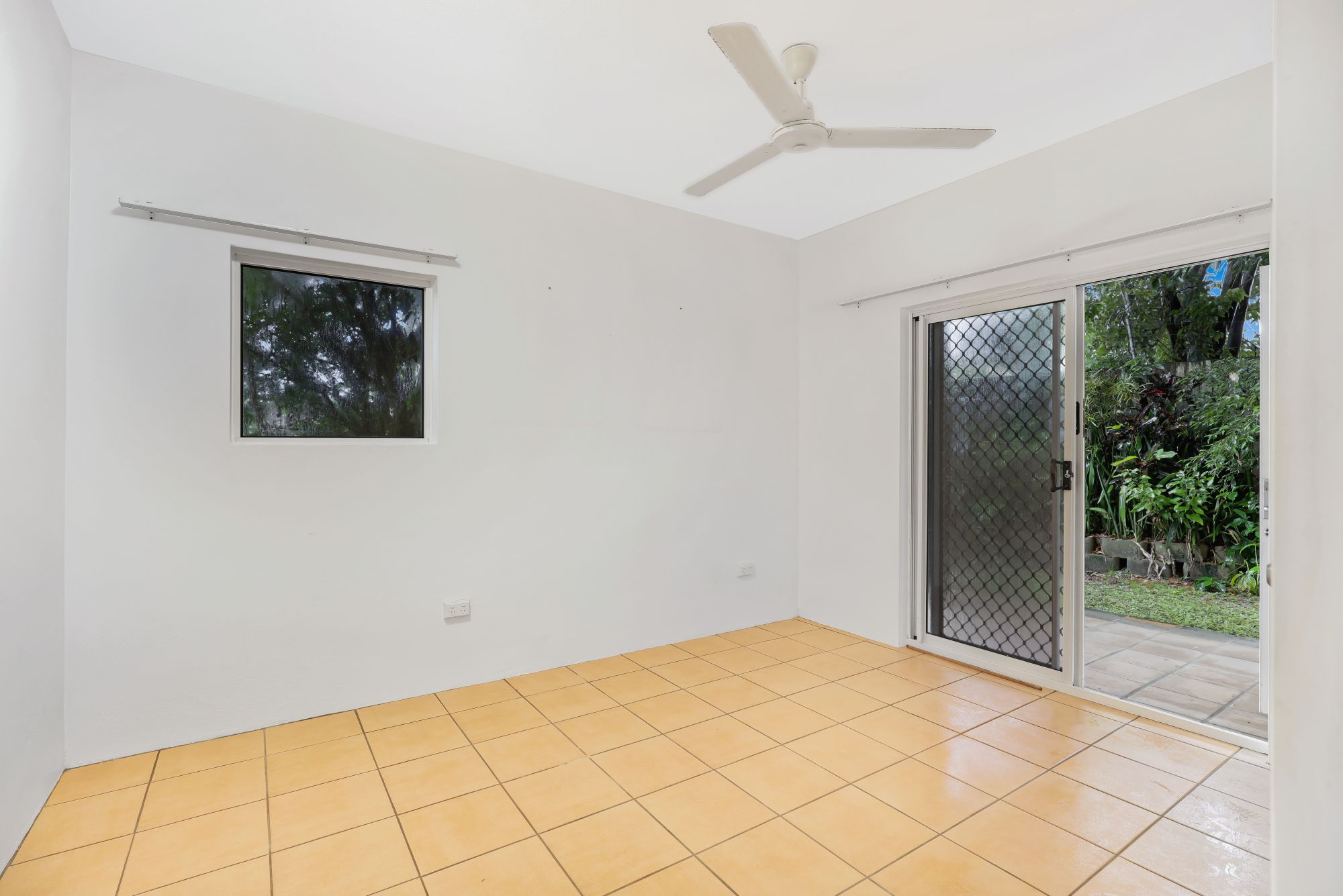 2/670-678 Bruce Highway, Woree, QLD 4868 - Image 6