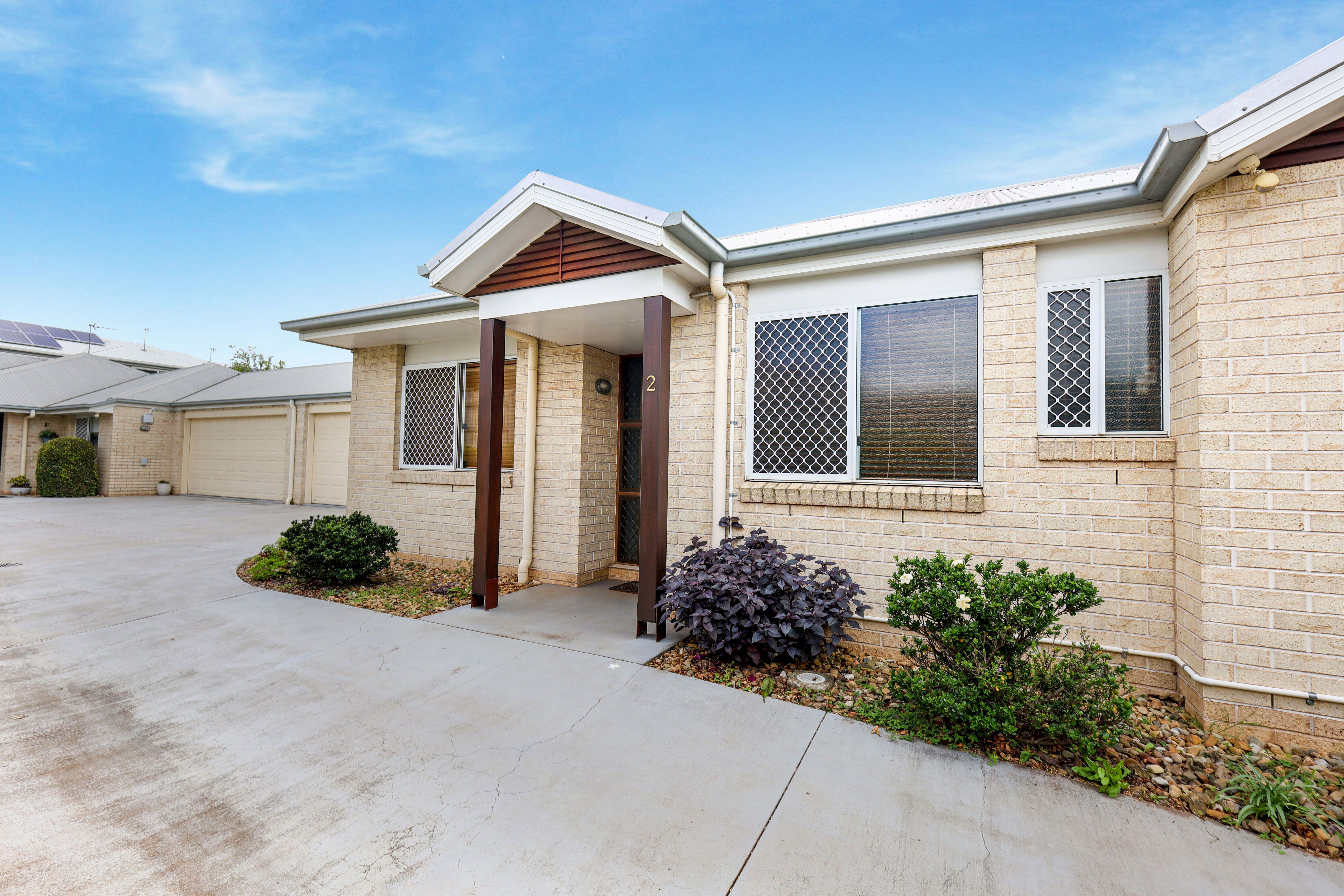 2/3 Jewell Street, Centenary Heights, Qld, 4350 - Image 2