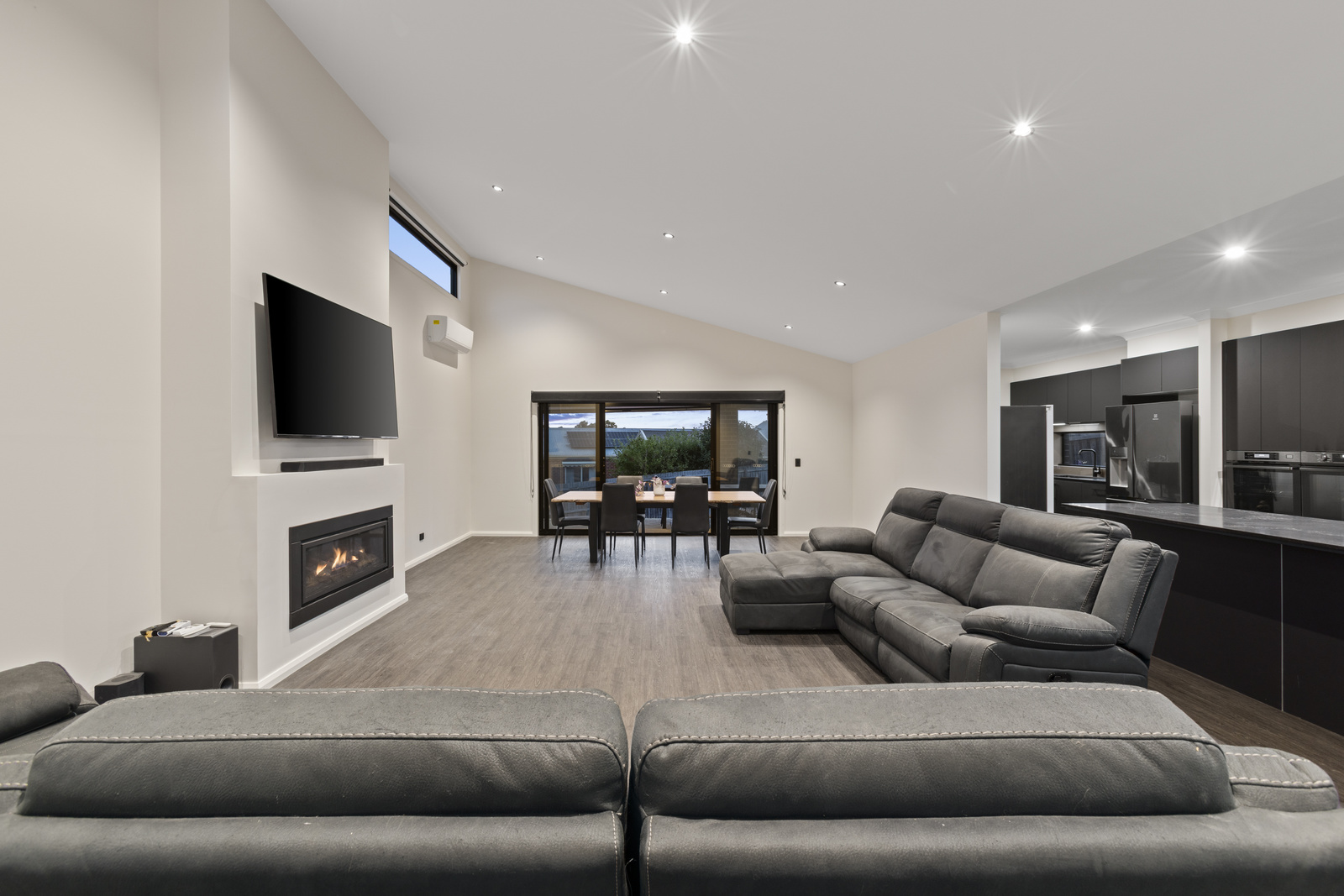 4-bedroom house at 65 Oberon Drive, Belmont, VIC 3216, Greater Geelong, Victoria