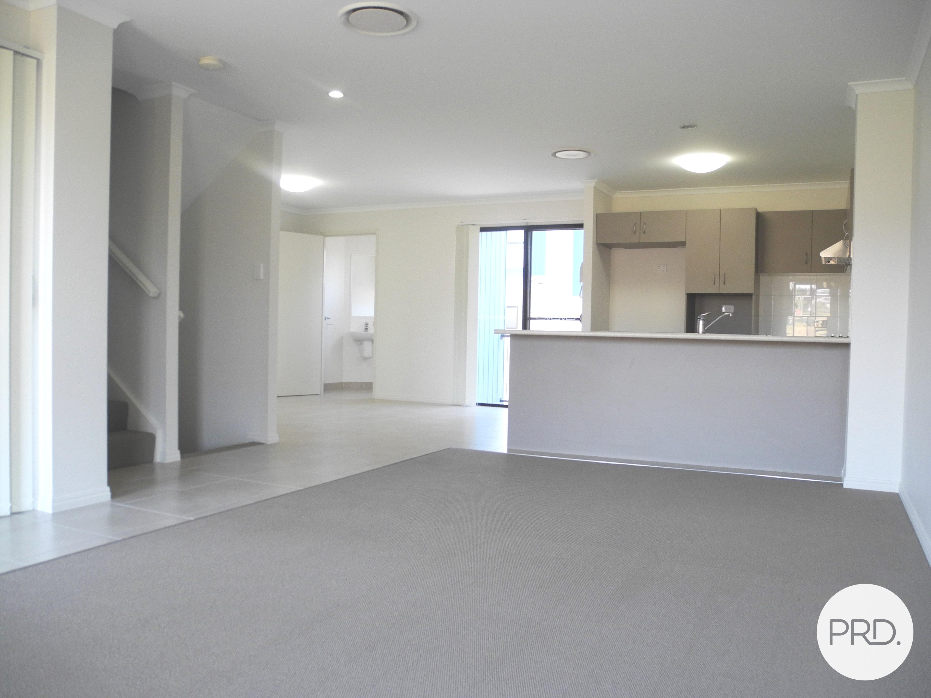2 10 ARTHUR STREET, BOYNE ISLAND QLD 4680 - Image 4