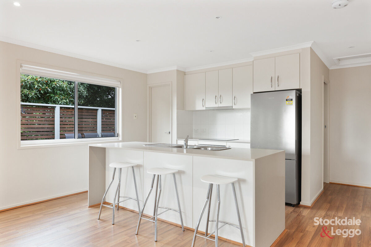 2/11 Roydon Road, Cowes, Vic, 3922 - Image 1