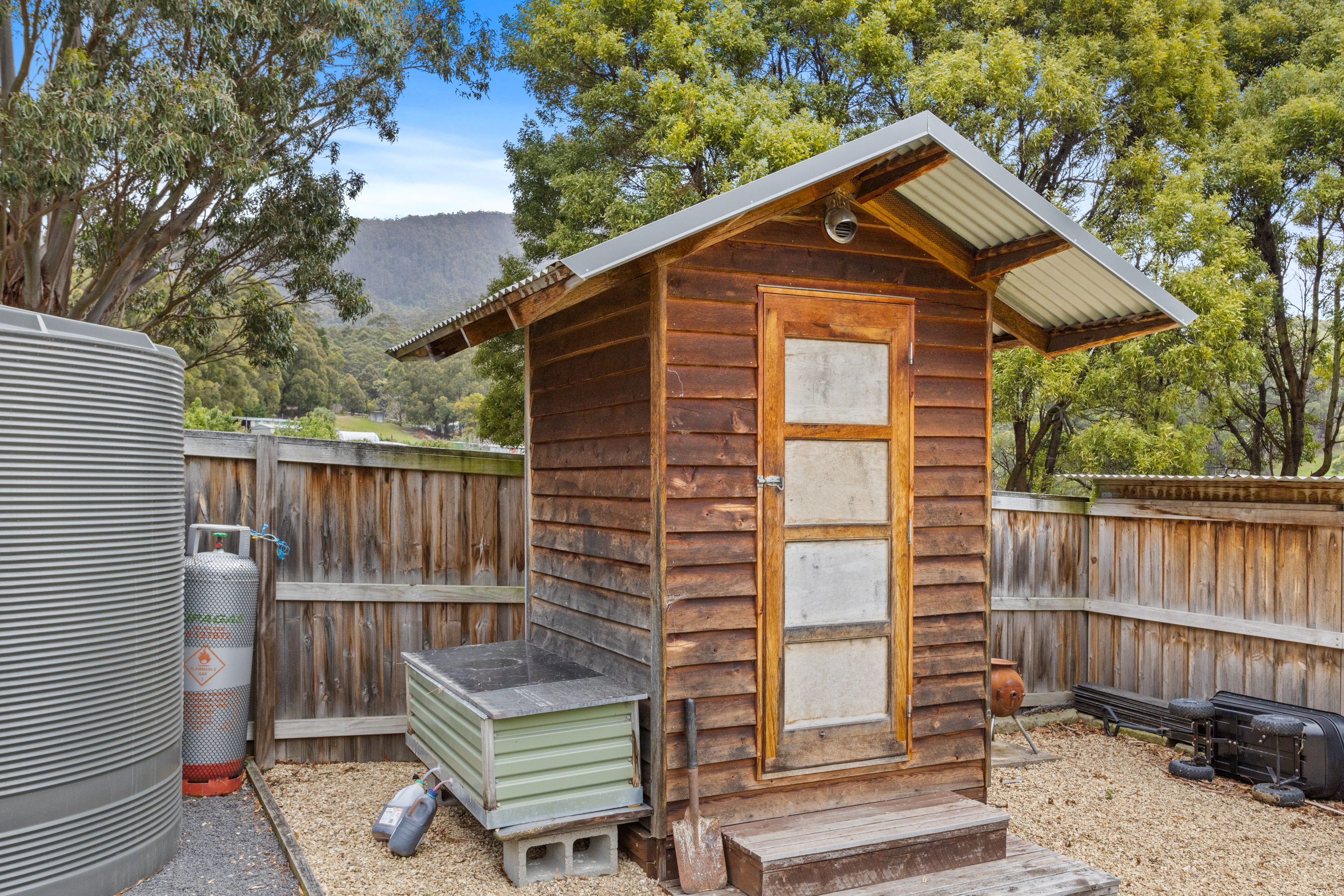 5-bedroom house at HONEYWOOD COTTAGE 72 PULLENS ROAD, WOODBRIDGE TAS 7162, Kingborough, Tasmania