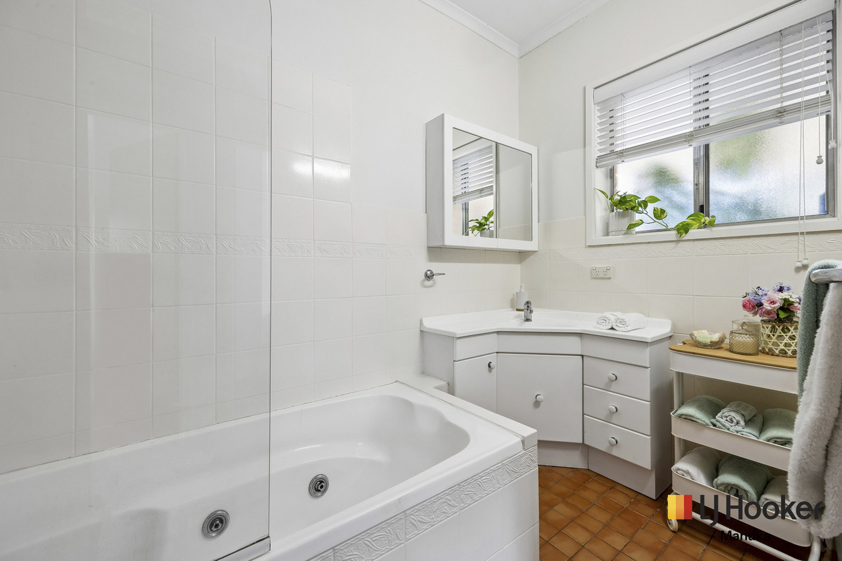 5-bedroom house at 90 Munro Road, Crestwood, NSW 2620, Queanbeyan-Palerang, New South Wales