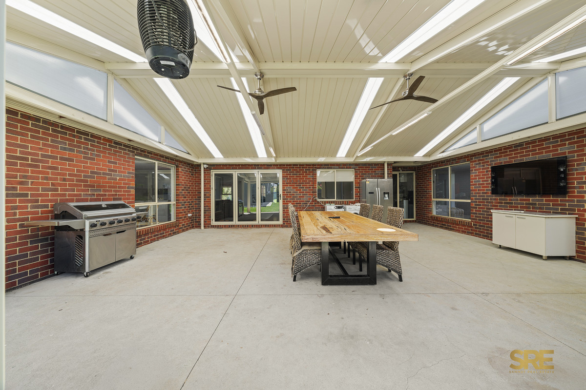 21 Ruxton Way, Hopetoun Park, VIC 3340 - Image 7