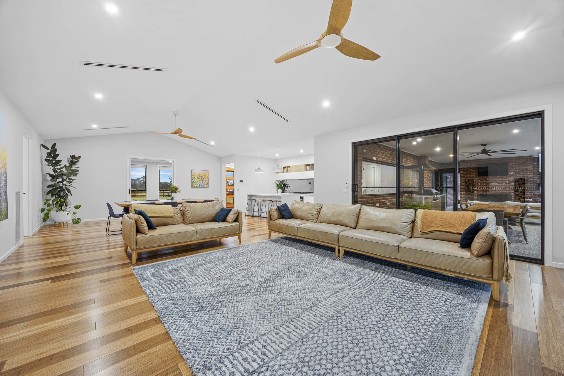 5-bedroom house at 5 WENDES PLACE, Warrenheip VIC 3352, Ballarat, Victoria