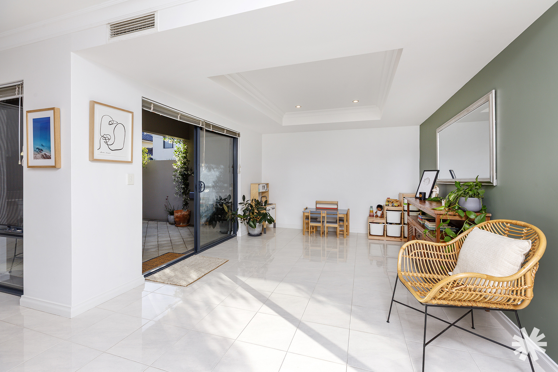 98 Surrey Road, Rivervale, WA 6103 - Image 10