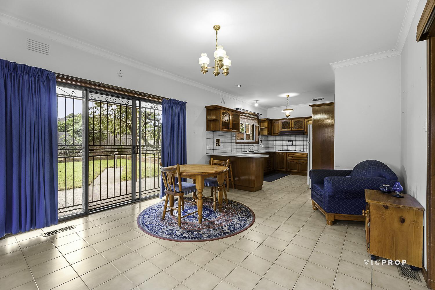 2 Peronne Street, Pascoe Vale South, VIC 3044 - Image 2