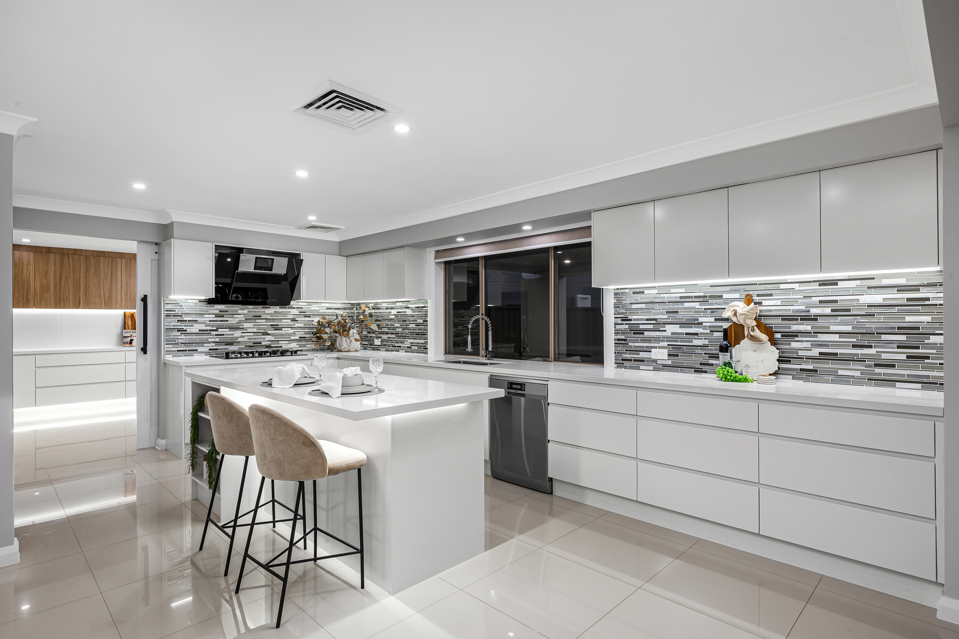 5-bedroom house at 33 Mariner Crescent, Abbotsbury, NSW 2176, Fairfield, New South Wales