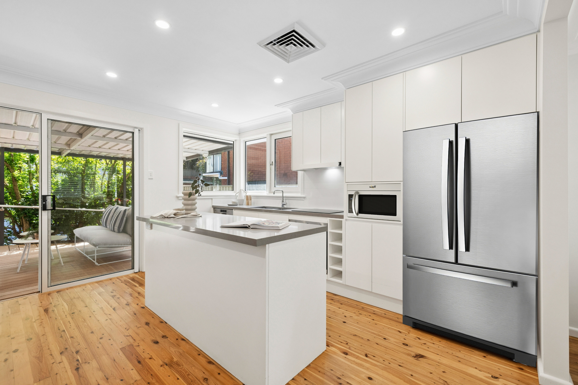 8 Dransfield Avenue, Mascot, NSW 2020 - Image 3