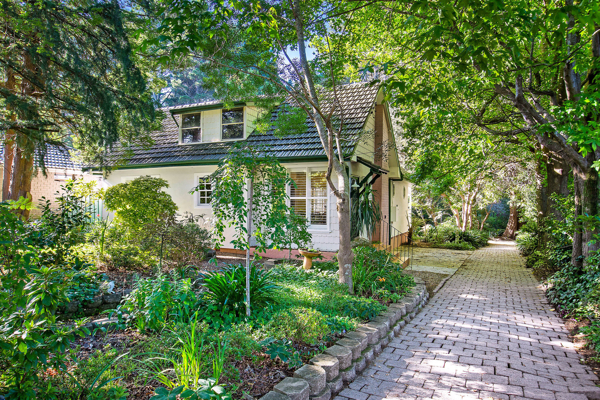26 SCOTT AVENUE, Leura NSW 2780 - Image 1