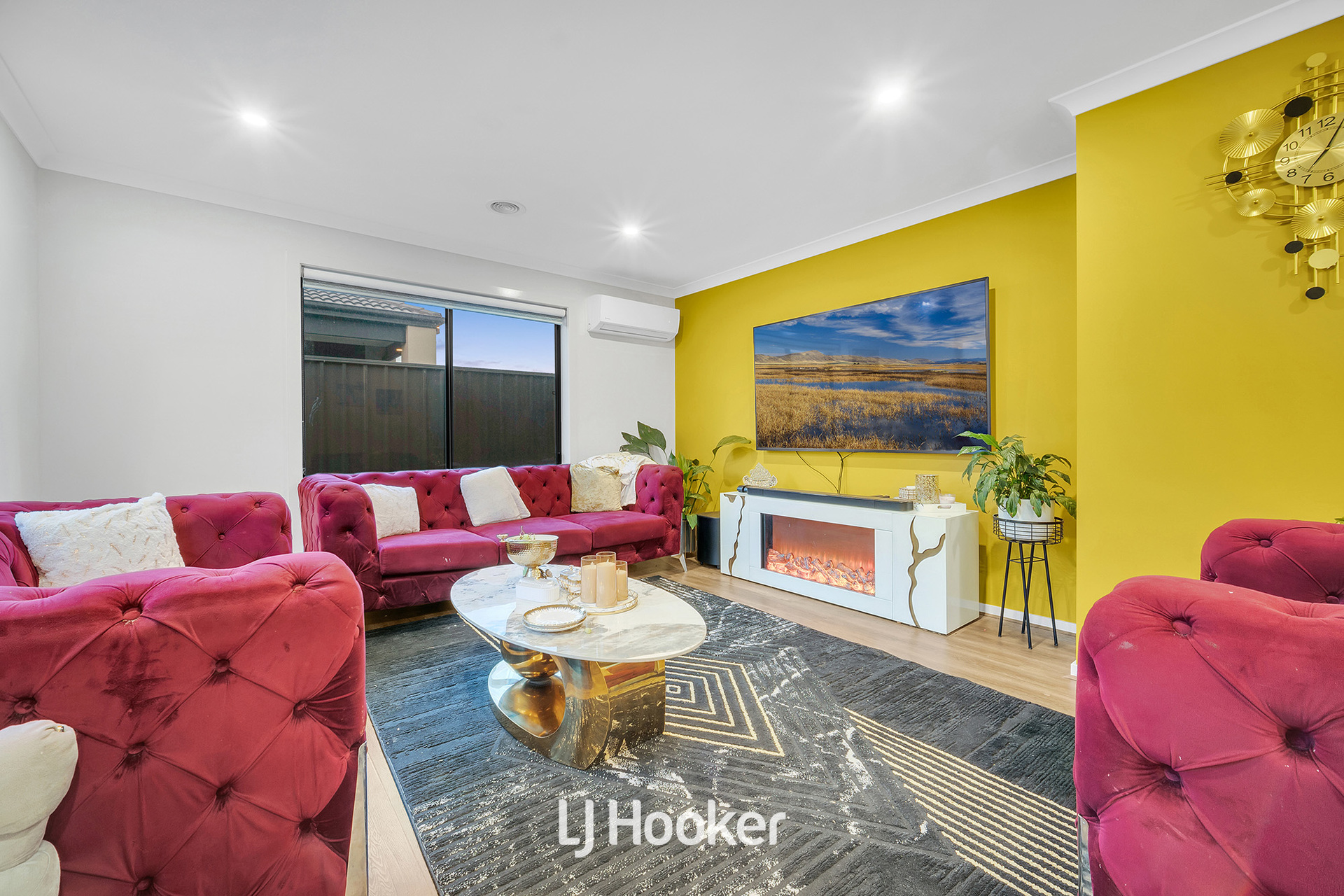 11 Carnelian Circuit, Clyde North, VIC 3978 - Image 5