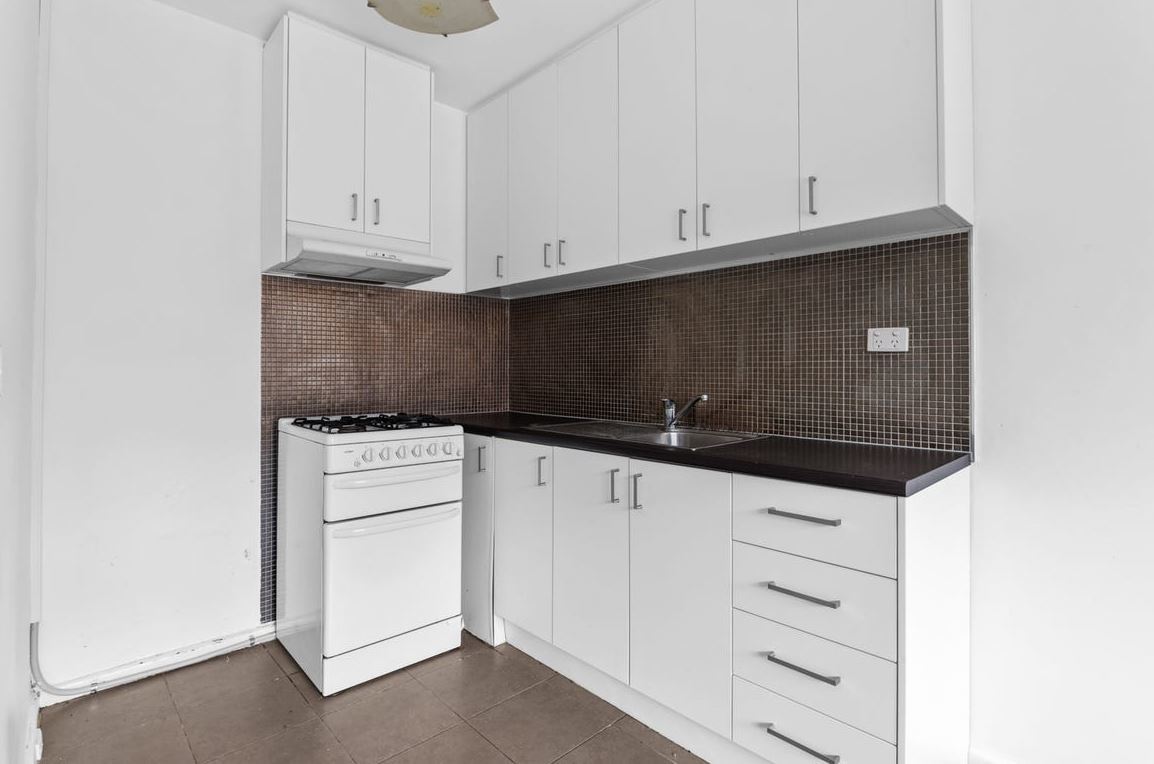 3 72 KING WILLIAM STREET, RESERVOIR VIC 3073 - Image 2