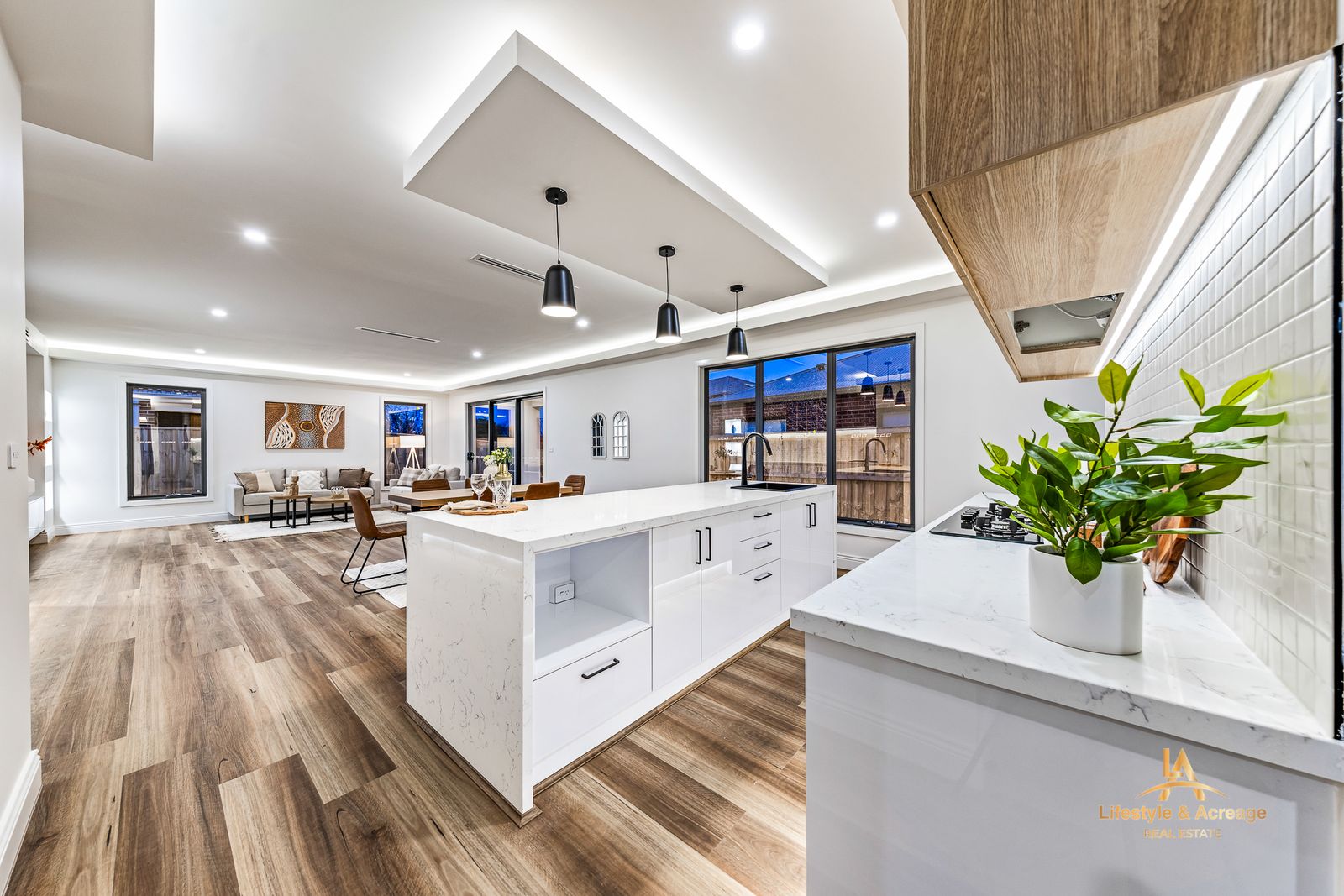 6 Solferino Road, Clyde North, VIC 3978 - Image 10