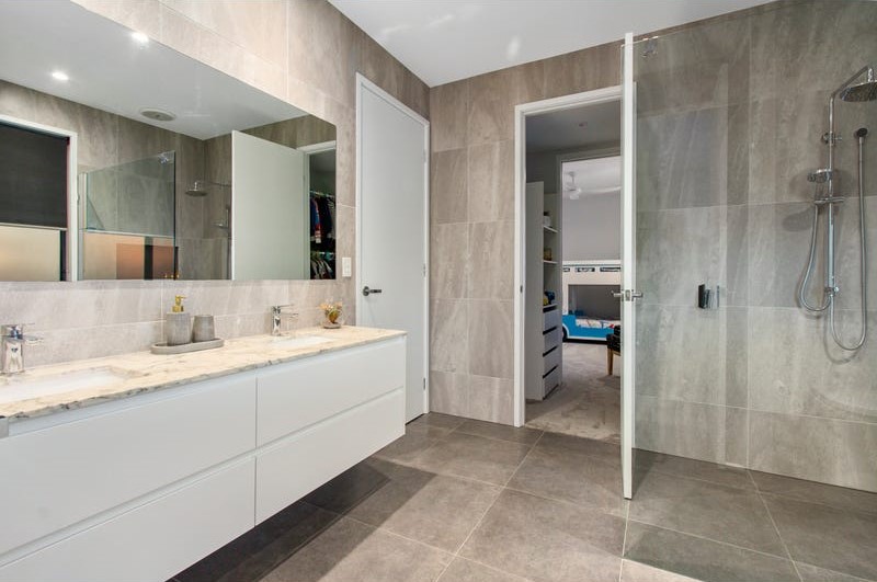 5-bedroom house at 4 Edgewater Place, Helensvale, QLD 4212, Gold Coast, Queensland