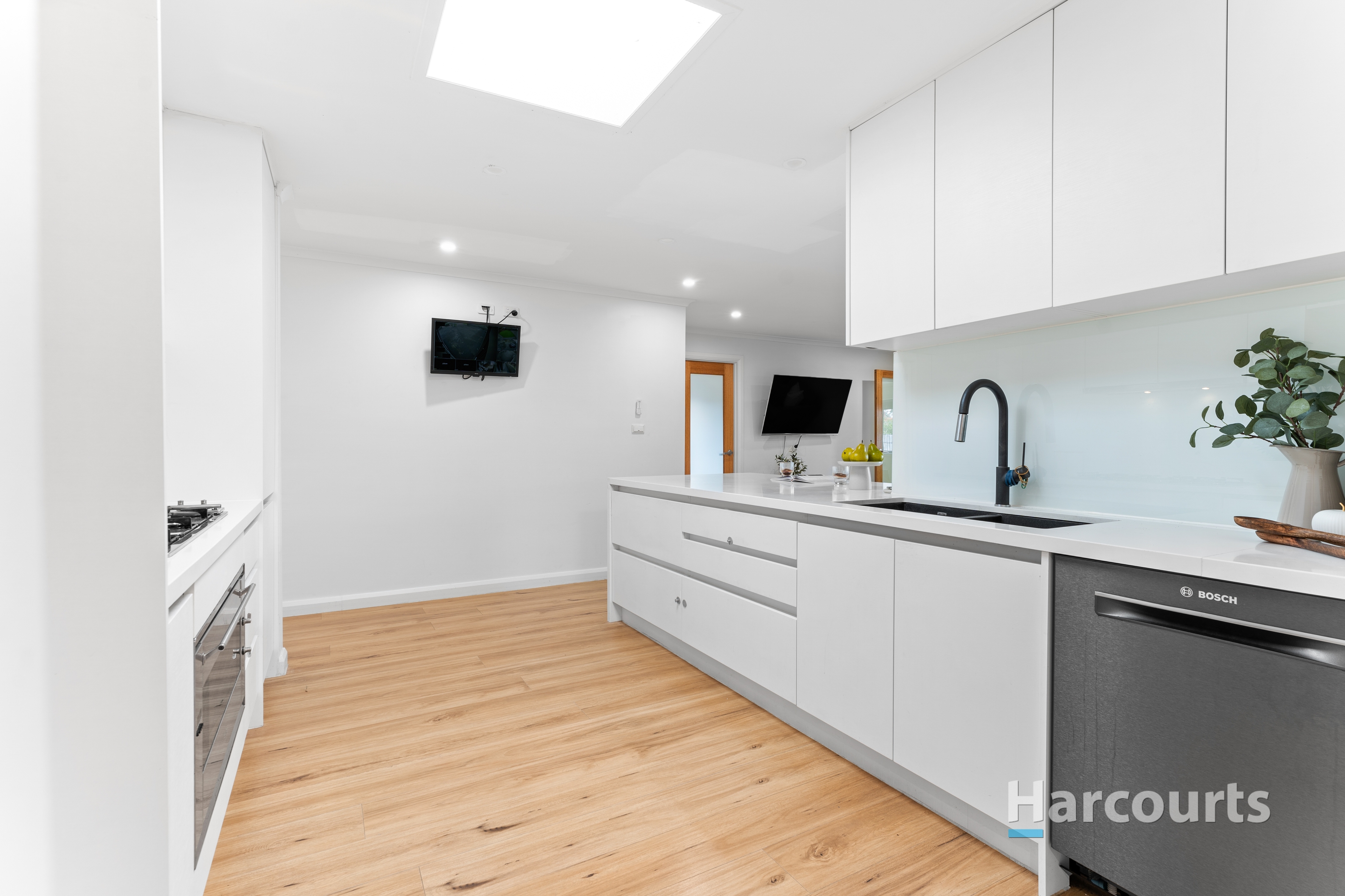 4-bedroom house at 6 Wellington Court, Deer Park, VIC 3023, Brimbank, Victoria