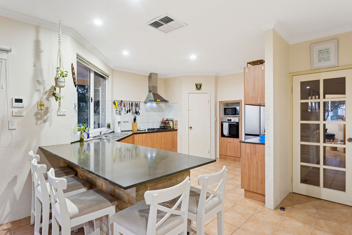 66 Willespie Drive, Pearsall, WA 6065 - Image 2
