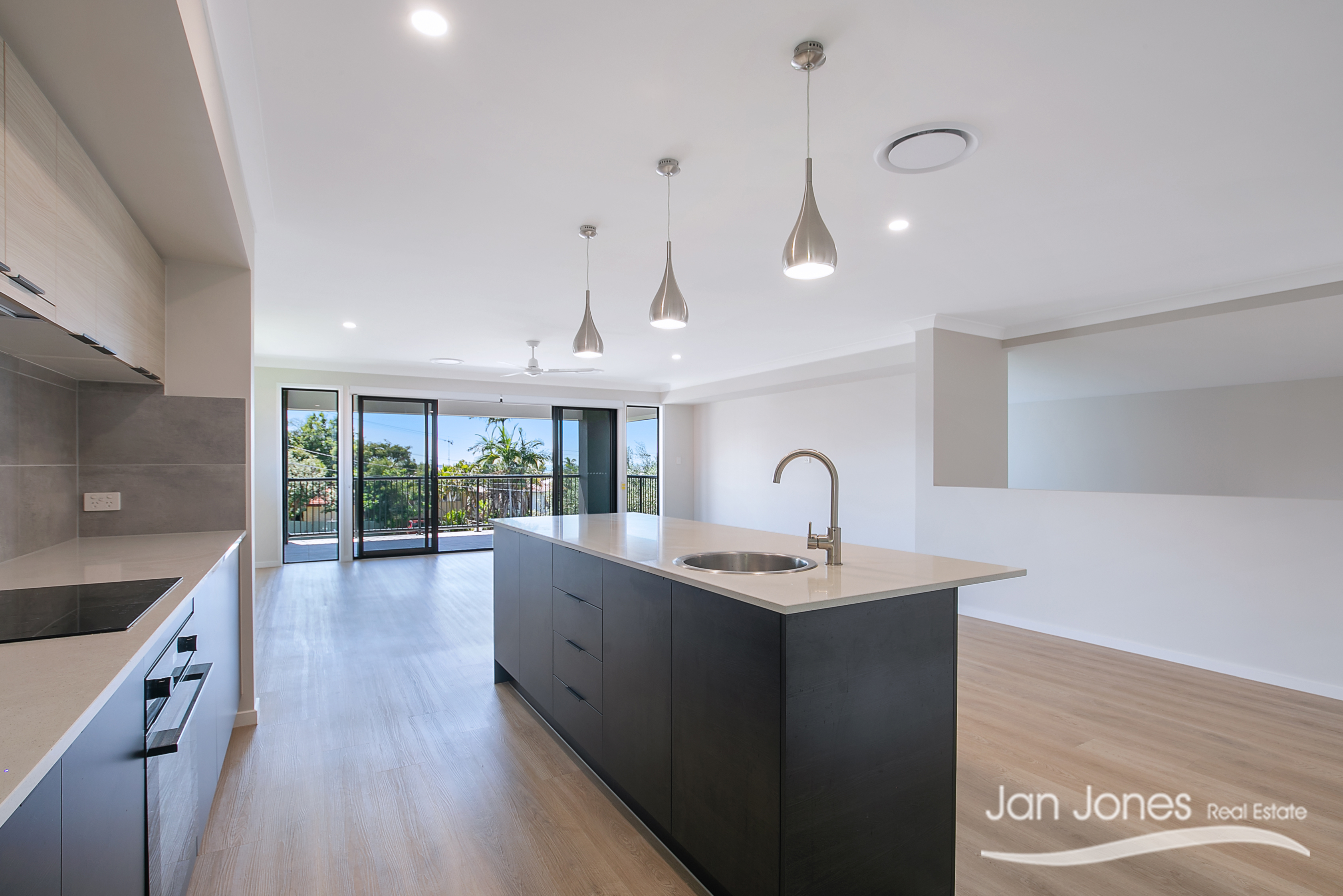 347 OXLEY AVENUE, Margate QLD 4019 - Image 4