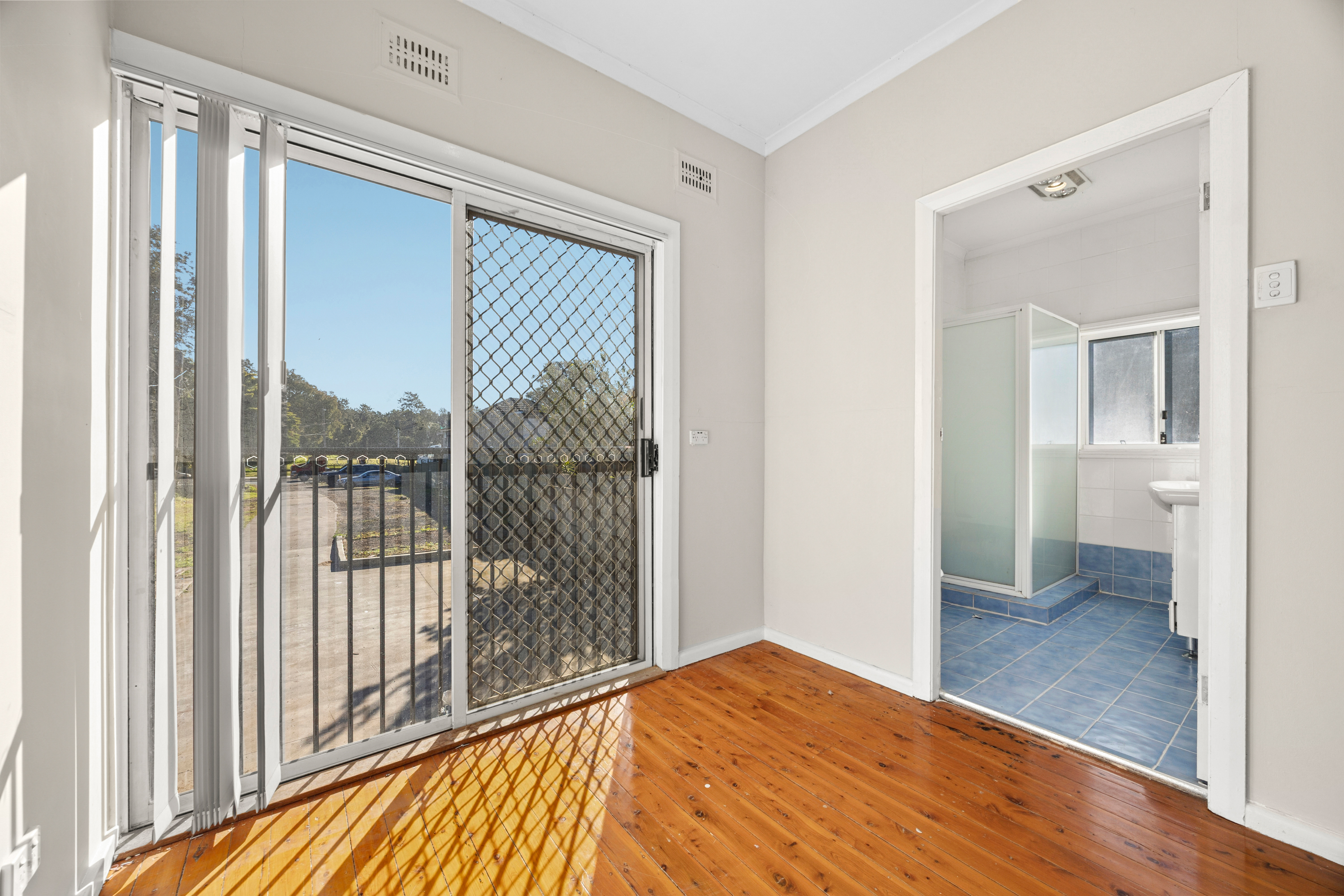 102 NEWBRIDGE ROAD, Chipping Norton NSW 2170 - Image 10