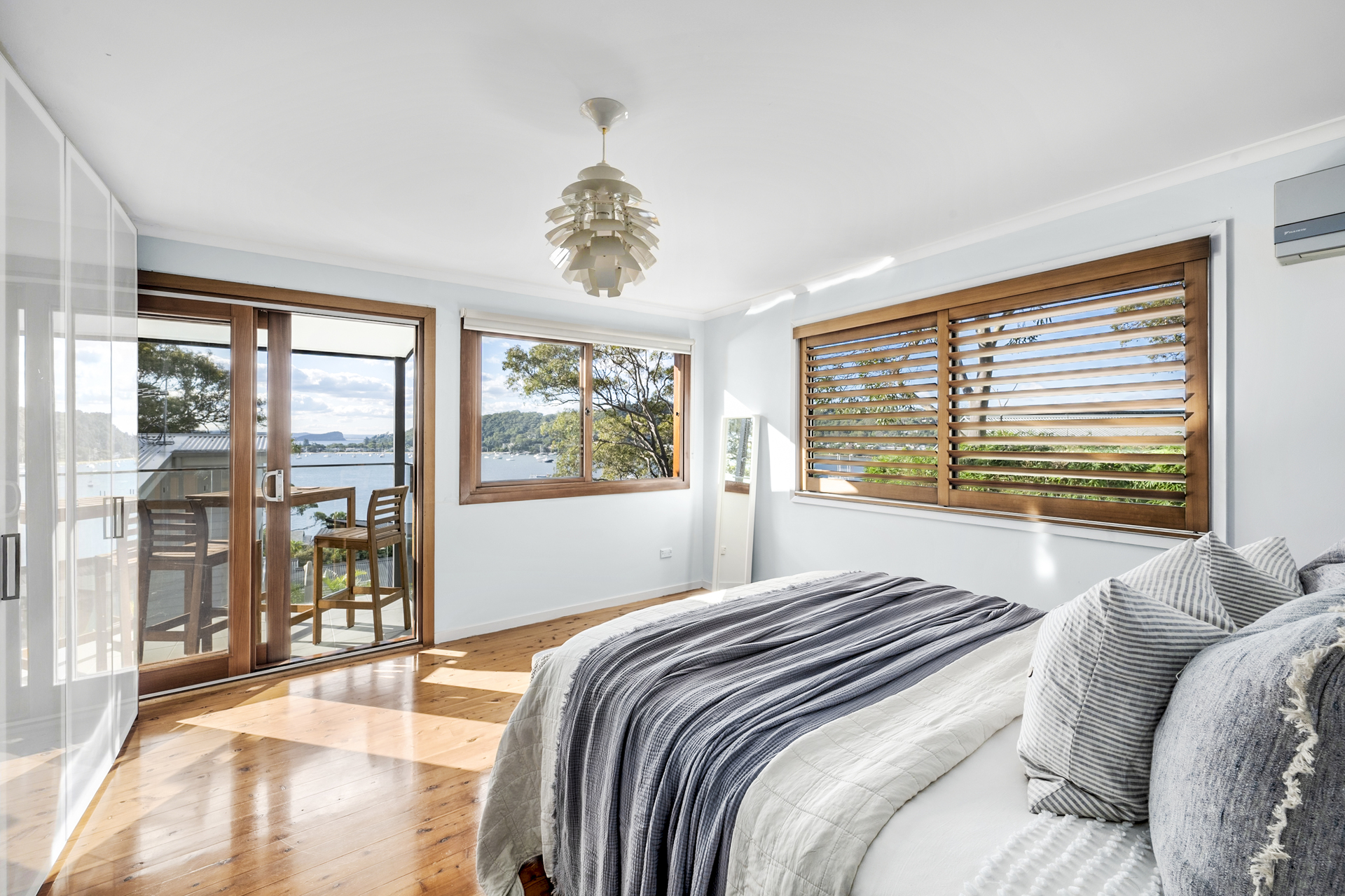 4-bedroom house at 190 RIVERVIEW ROAD, Avalon Beach NSW 2107, Northern Beaches, New South Wales