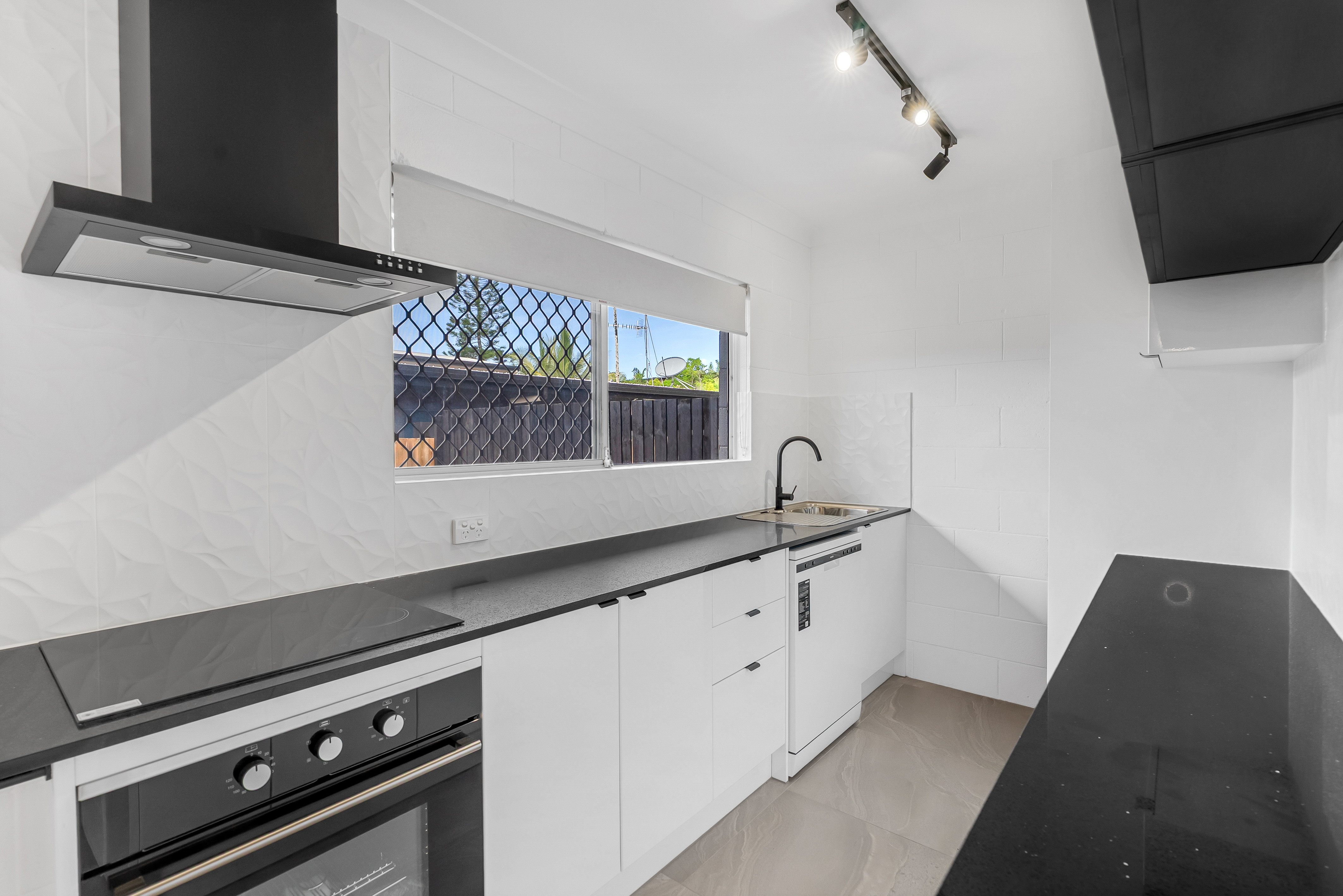 1/11 Harris Street, Parramatta Park, Qld, 4870 - Image 3