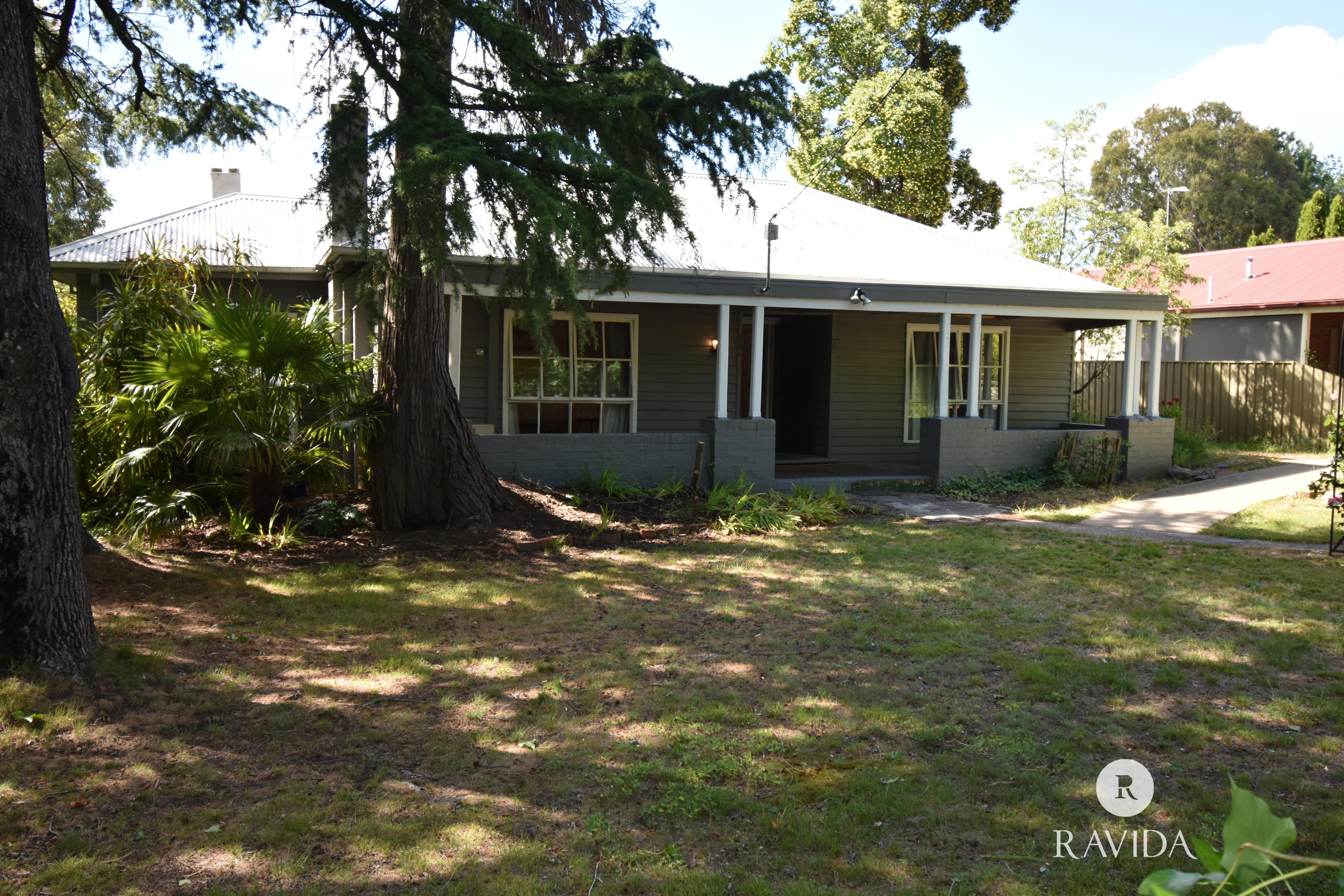 11 VICTORIA ROAD, Beechworth VIC 3747 - Image 1