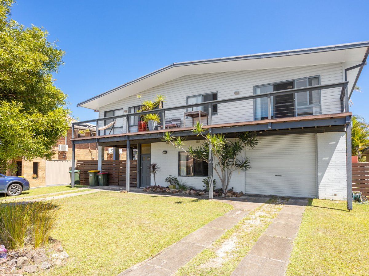 4-bedroom house at 16 Old Bar Road, Old Bar, NSW 2430, Mid-Coast, New South Wales