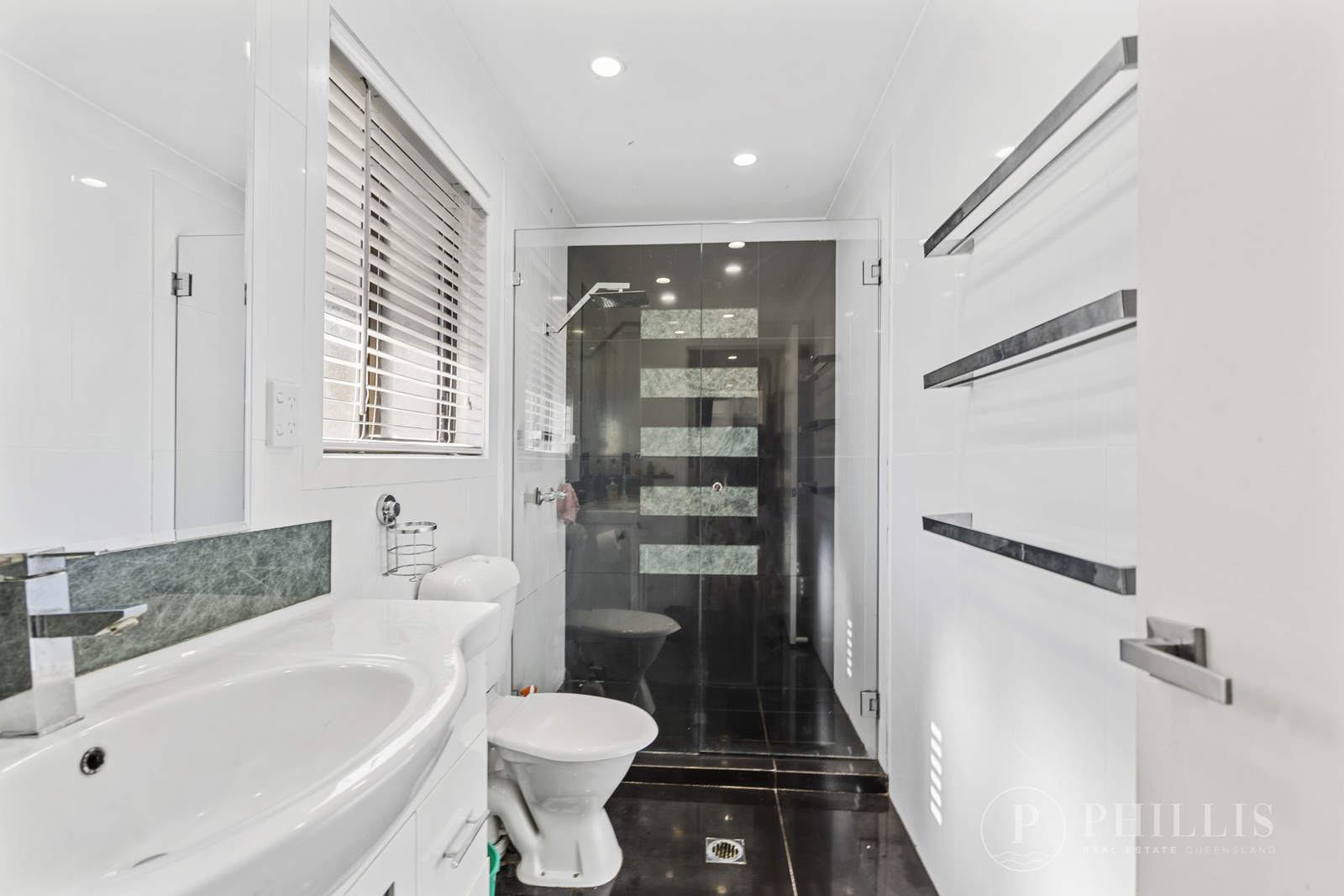 27 Bosun Parade, Ashmore, QLD 4214 - Image 10