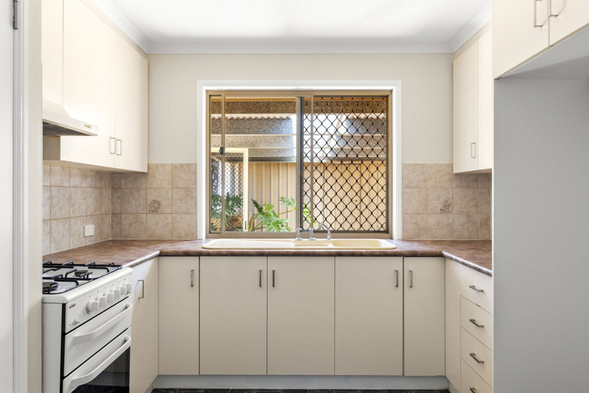 116 KEARNEY STREET, Kearneys Spring QLD 4350 - Image 4