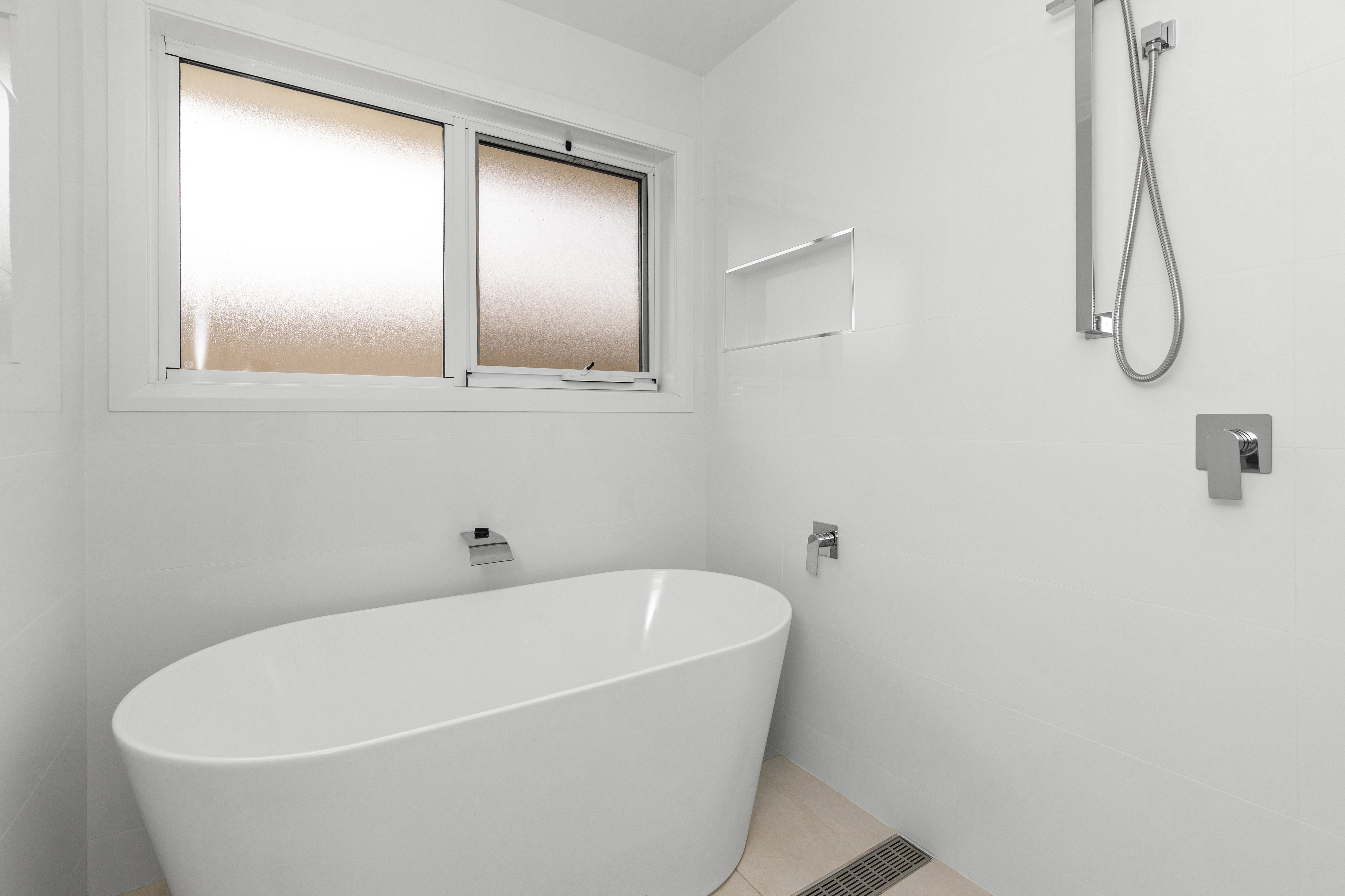 3-bedroom unit at 8 Billabong Crescent, Gobbagombalin, NSW 2650, Wagga Wagga, New South Wales