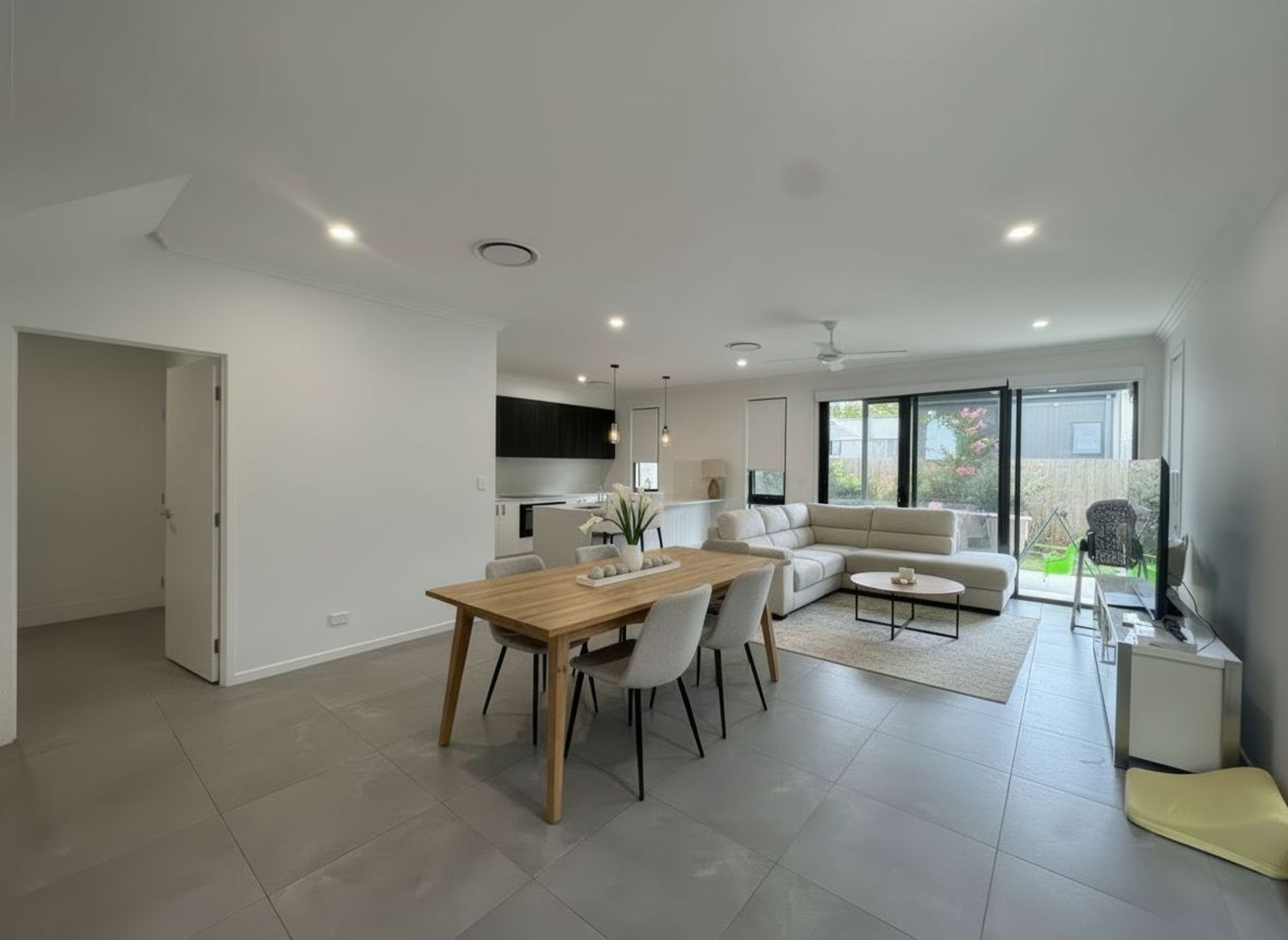 4-bedroom unit at 22/1044 Hamilton Road, Mcdowall, Qld, 4053, Brisbane, Queensland