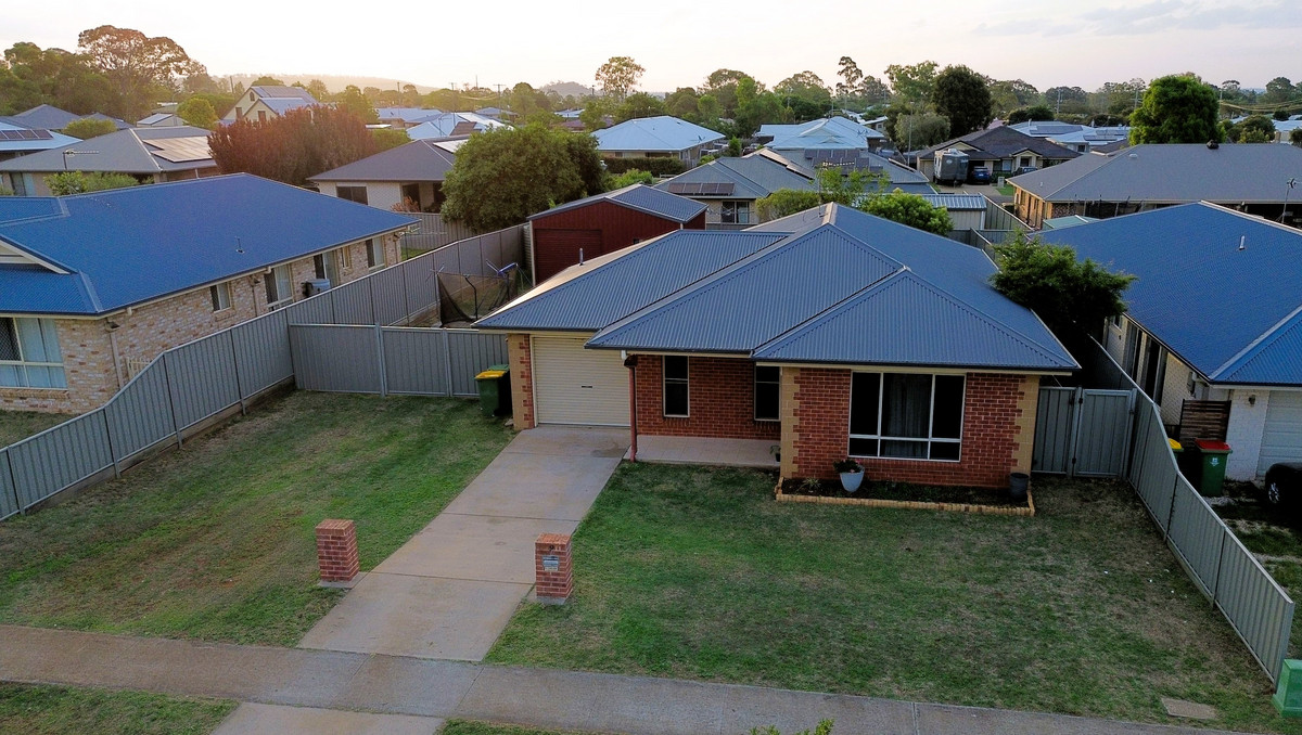 3-bedroom house at 49 BERGHOFER DRIVE, Oakey QLD 4401, Toowoomba, Queensland