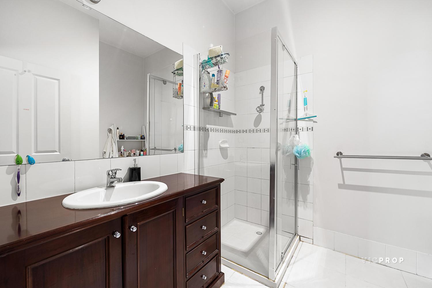 2-bedroom unit at 258 Lower Plenty Road, Rosanna, VIC 3084, Banyule, Victoria