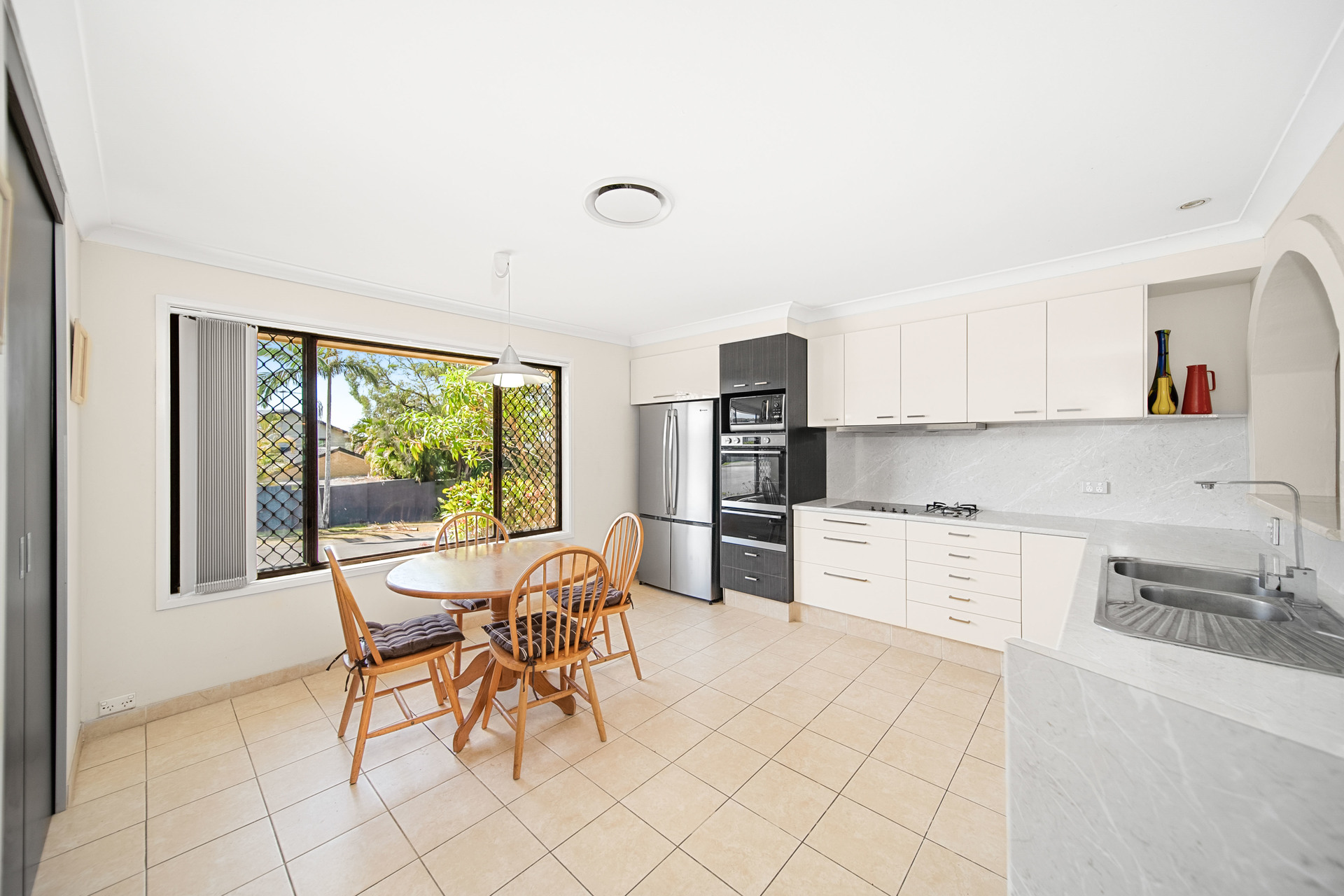 11 Bridle Street, Mansfield, QLD 4122 - Image 6