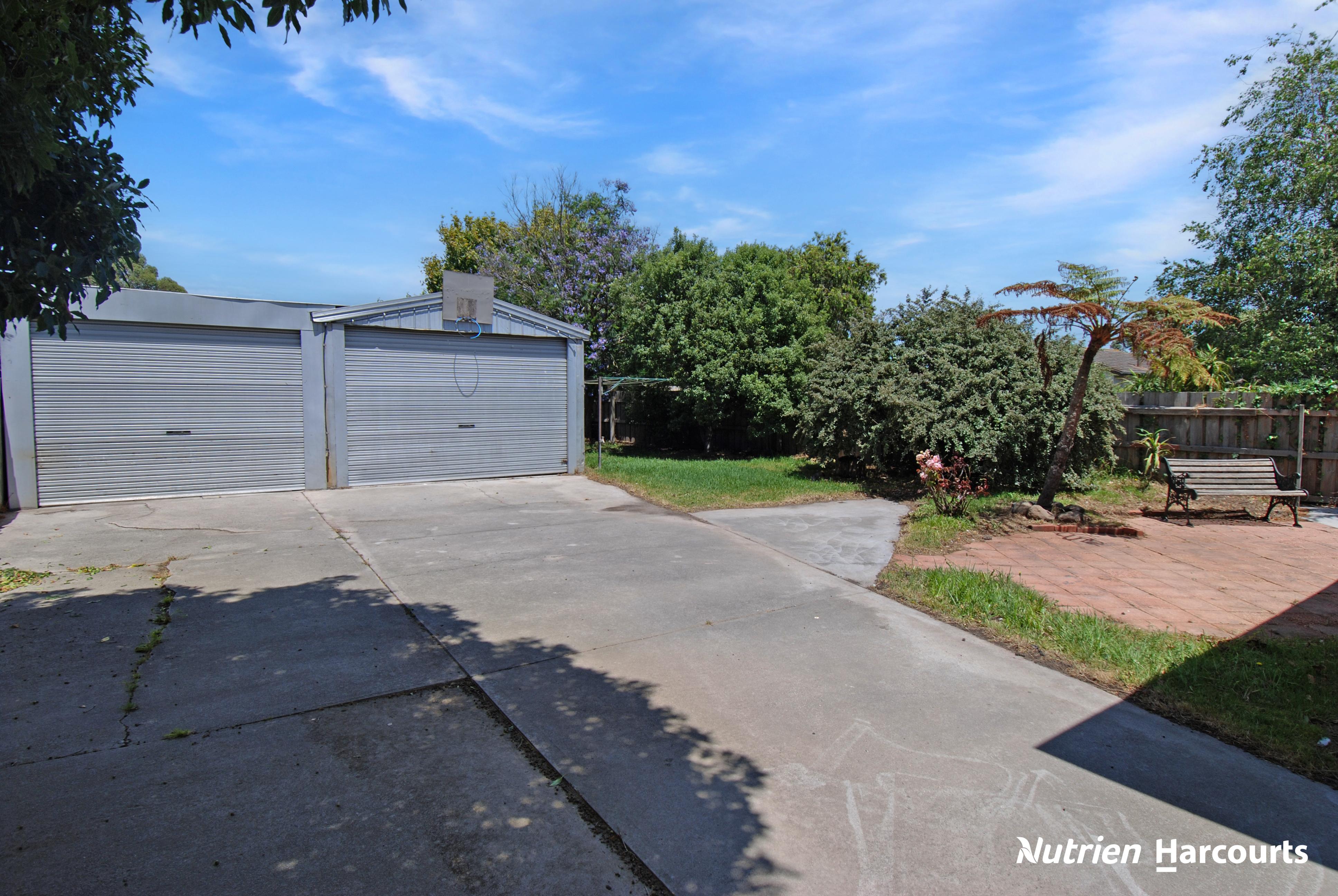 9 HYLAND CRESCENT, Yarram VIC 3971 - Image 2